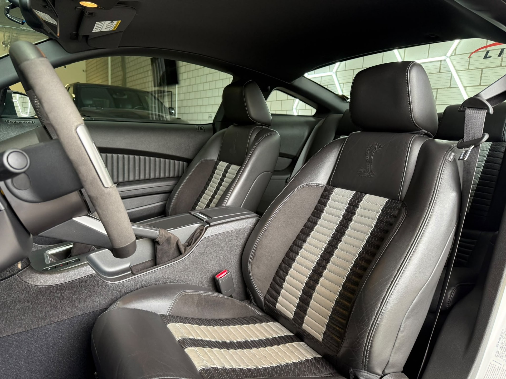 FORD Mustang Shelby GT500-image-10