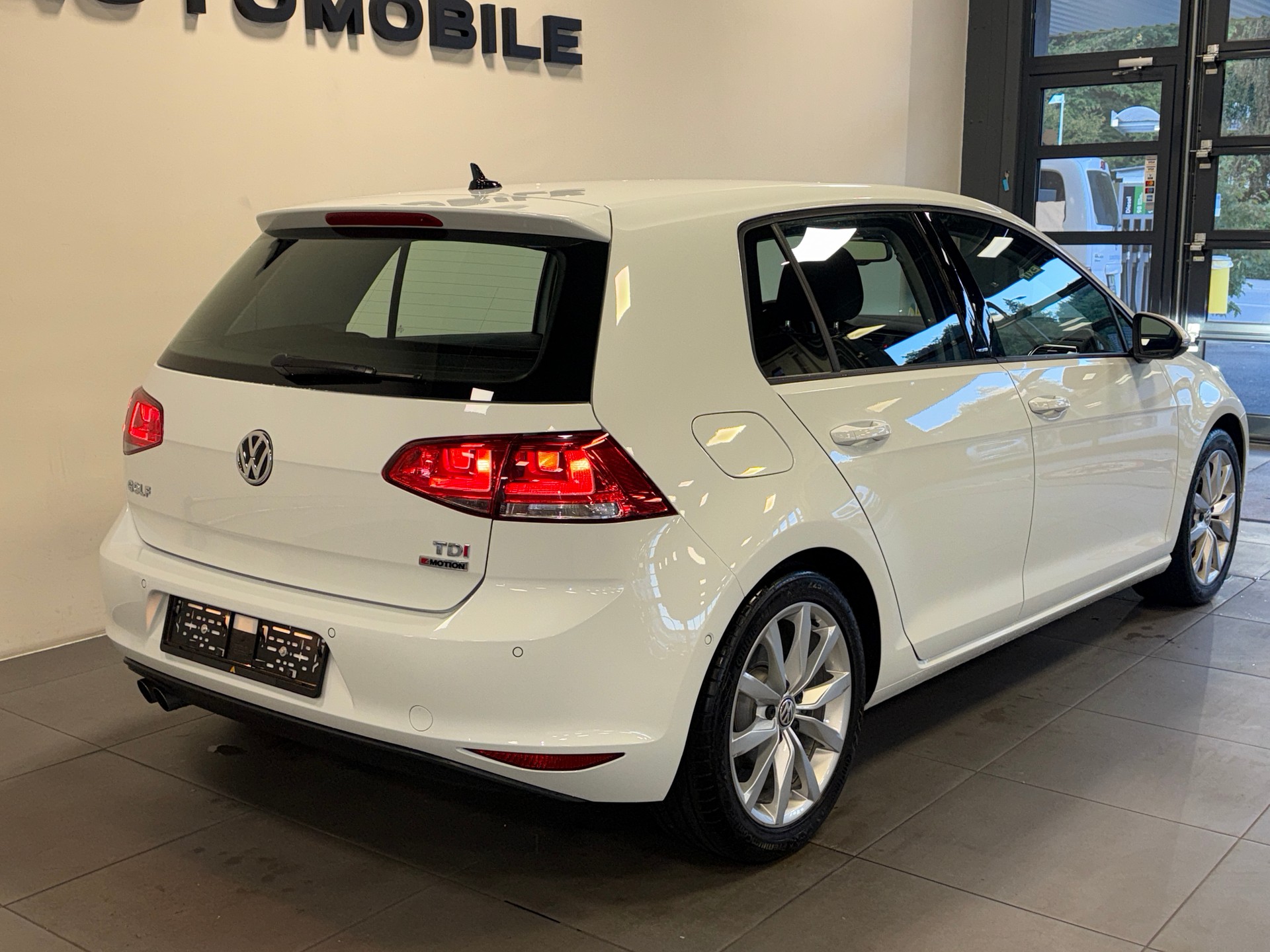 VW Golf 1.6 TDI Allstar 4Motion-image-2