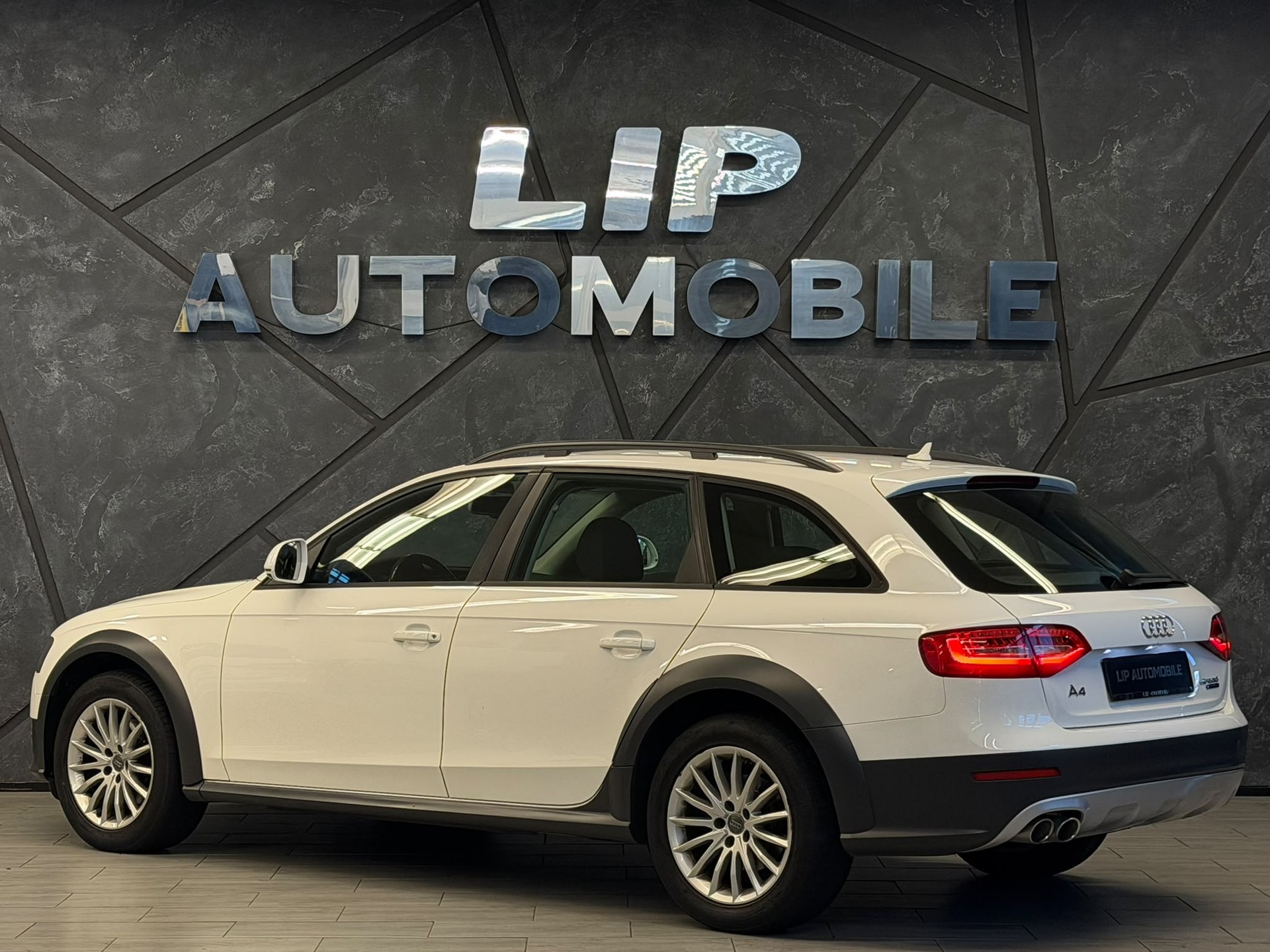 AUDI A4 allroad 2.0 TDI quattro S-tronic-image-7