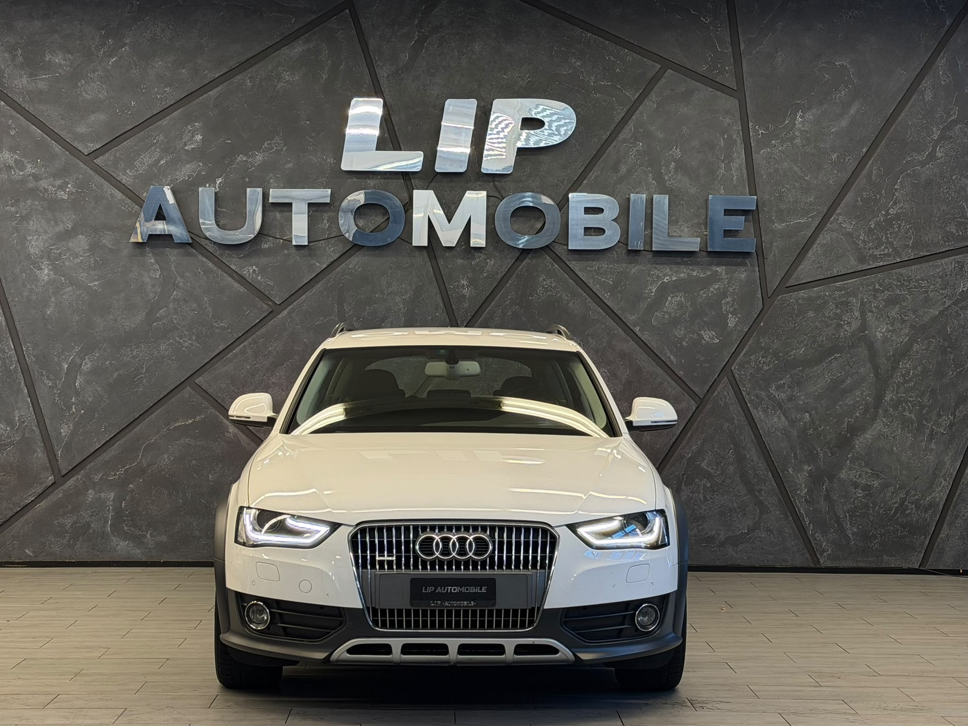AUDI A4 allroad 2.0 TDI quattro S-tronic-image-1