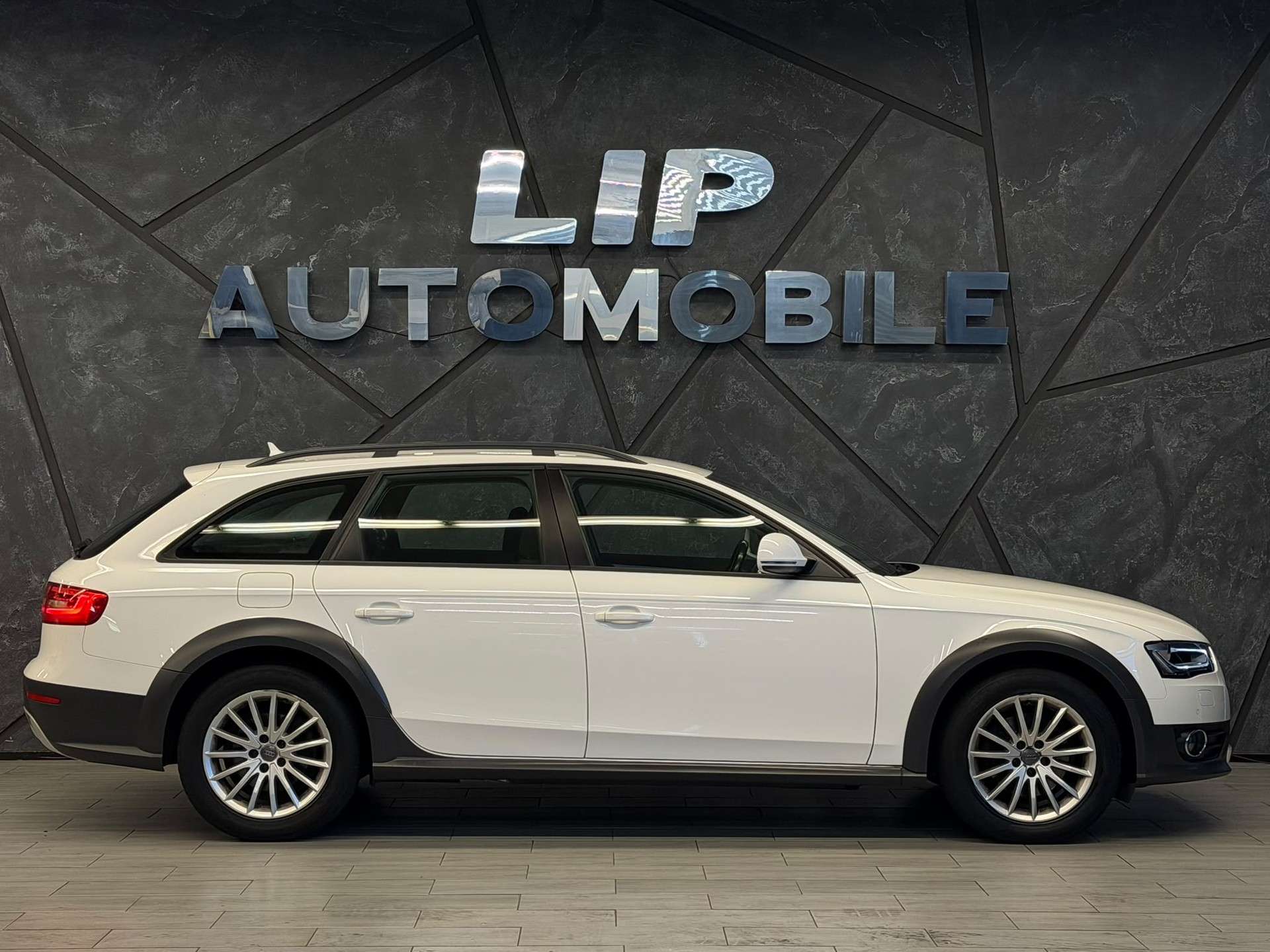 AUDI A4 allroad 2.0 TDI quattro S-tronic-image-4