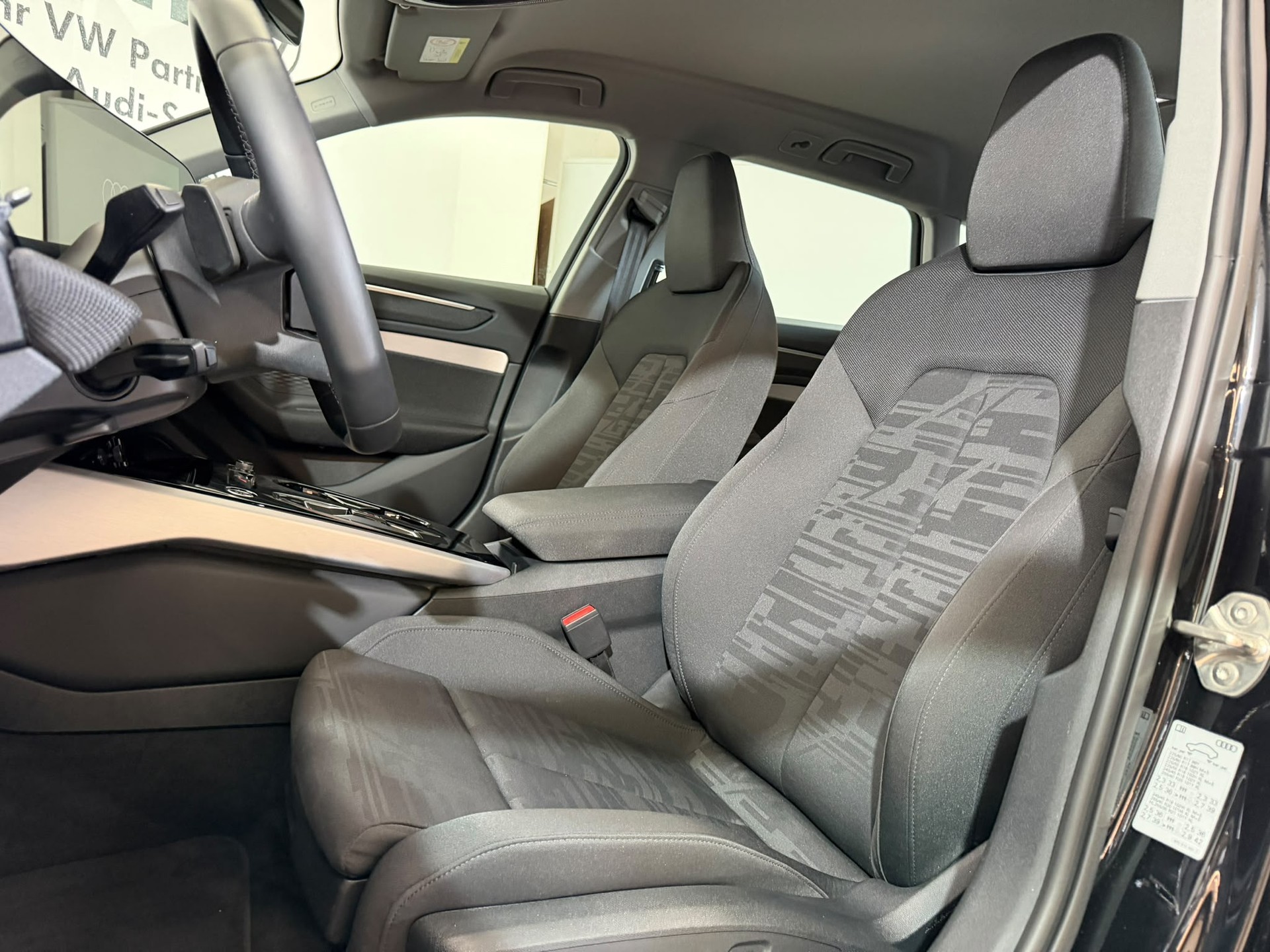 AUDI A6 Avant TFSI S-Tronic-image-8