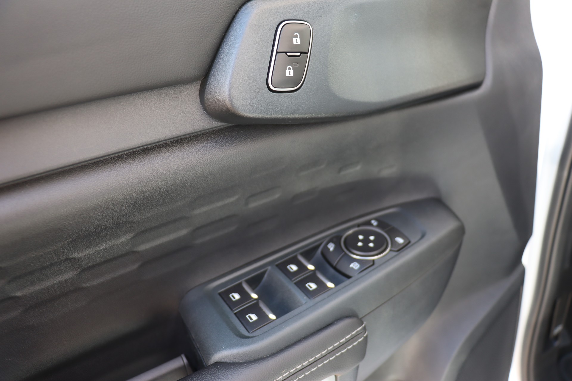 FORD Ranger Limited 2.0 Eco Blue 4x4 Automat-image-18
