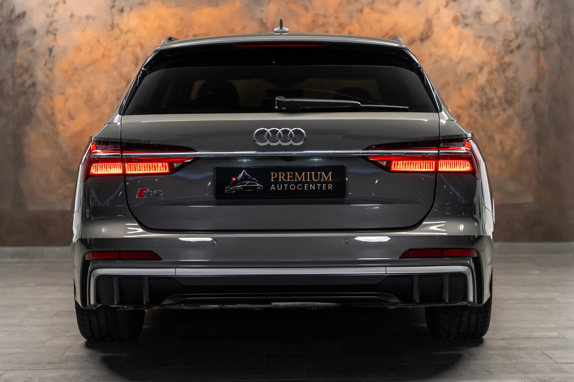 AUDI S6 Avant 3.0 TDI quattro tiptronic *Matrix*Panorama*360°*B&O*AHK*-image-5