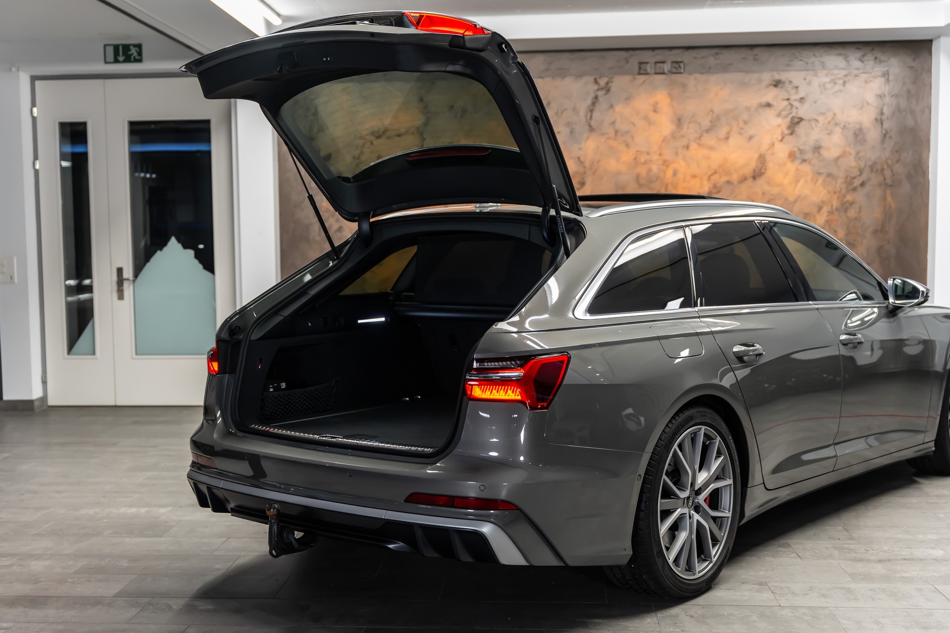 AUDI S6 Avant 3.0 TDI quattro tiptronic *Matrix*Panorama*360°*B&O*AHK*-image-8