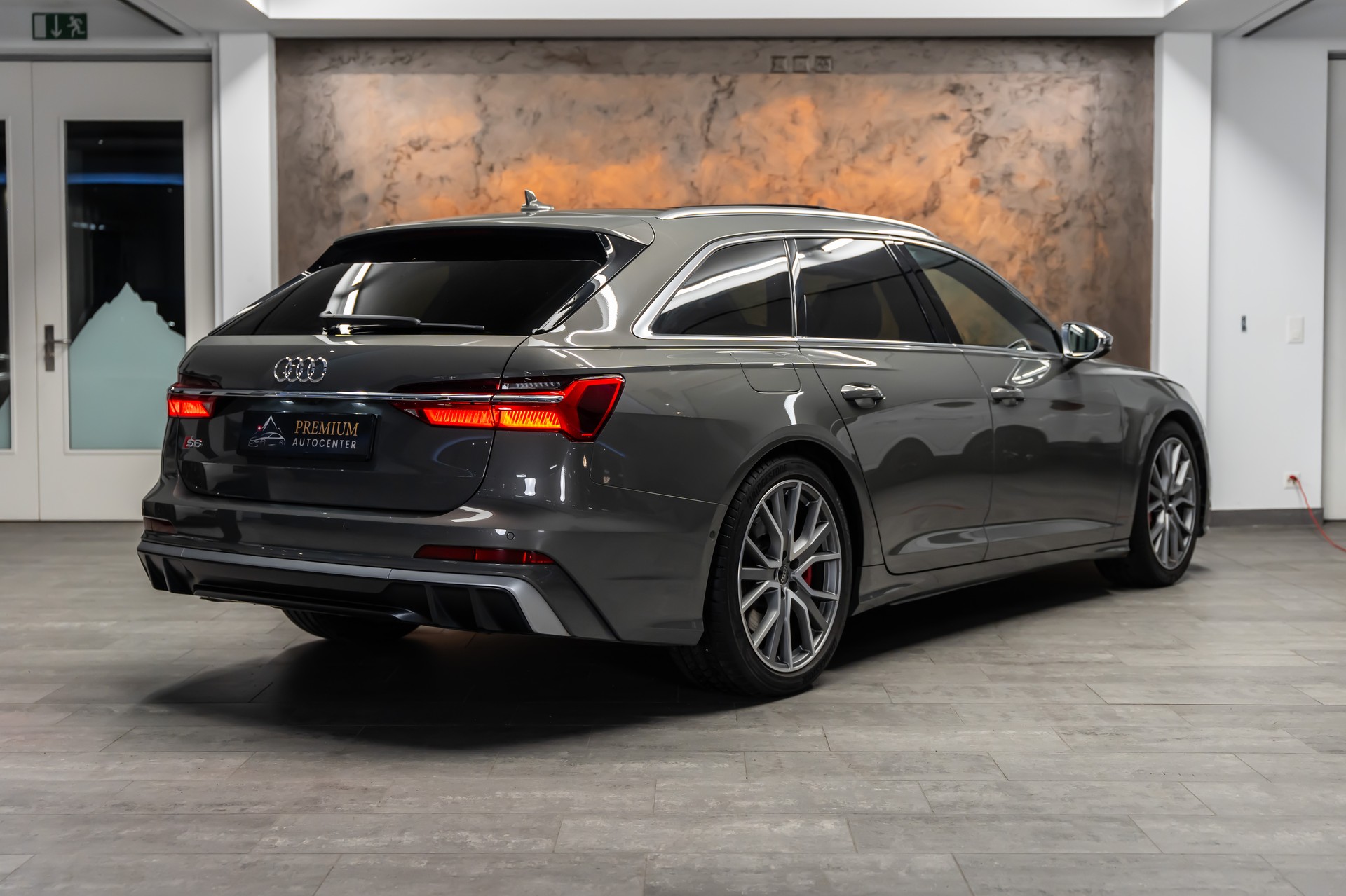AUDI S6 Avant 3.0 TDI quattro tiptronic *Matrix*Panorama*360°*B&O*AHK*-image-6