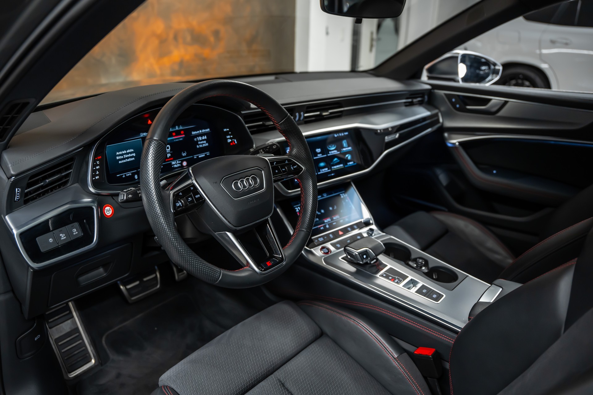 AUDI S6 Avant 3.0 TDI quattro tiptronic *Matrix*Panorama*360°*B&O*AHK*-image-12