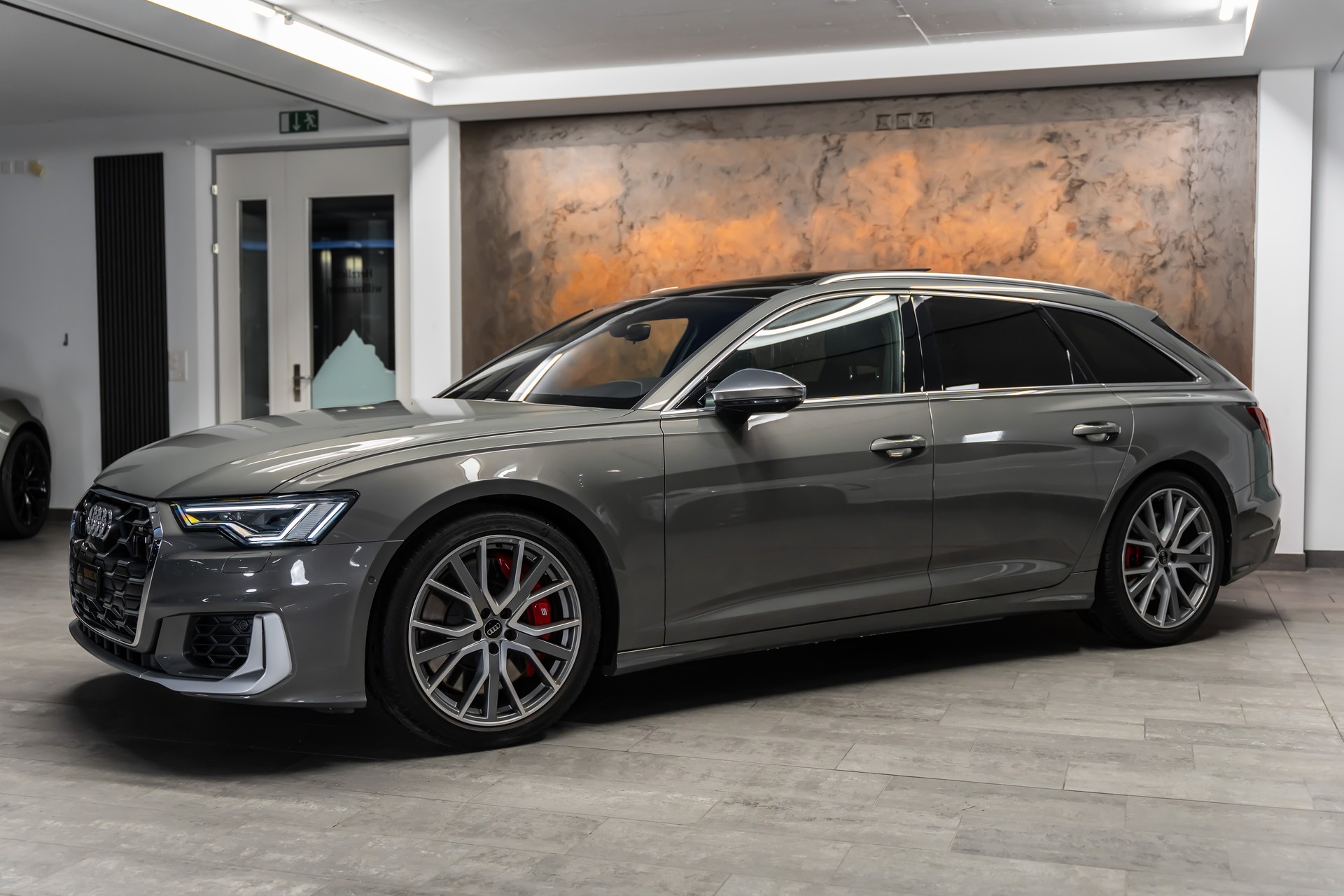 AUDI S6 Avant 3.0 TDI quattro tiptronic *Matrix*Panorama*360°*B&O*AHK*-image-2