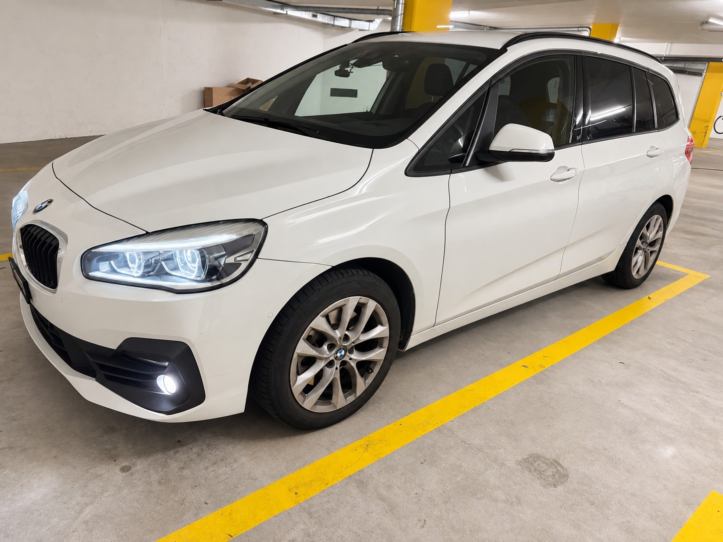 BMW 218-image-1