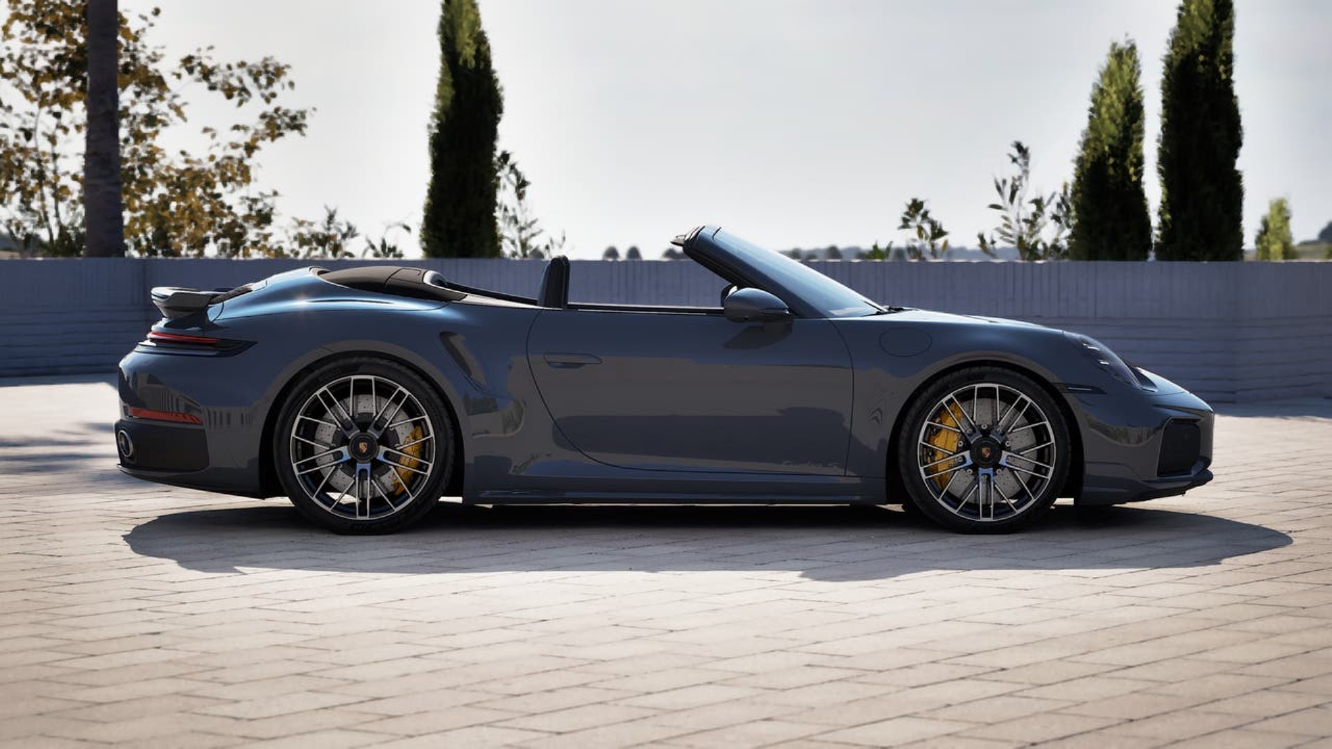PORSCHE 911 Turbo S Cabriolet-image-5