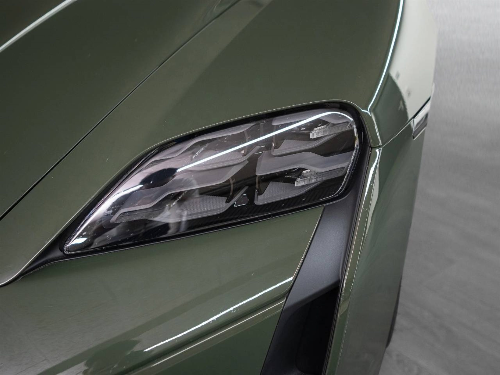 PORSCHE Taycan Turbo S-image-11