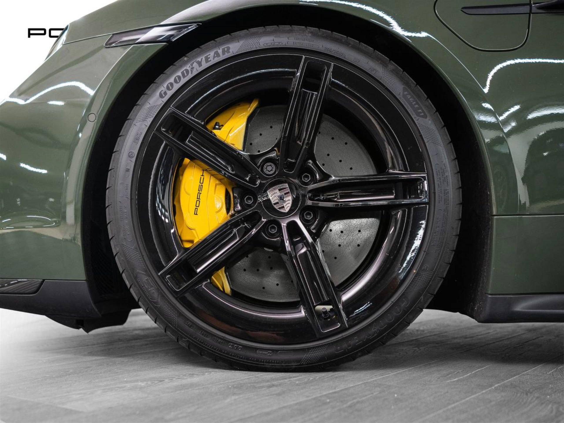 PORSCHE Taycan Turbo S-image-10