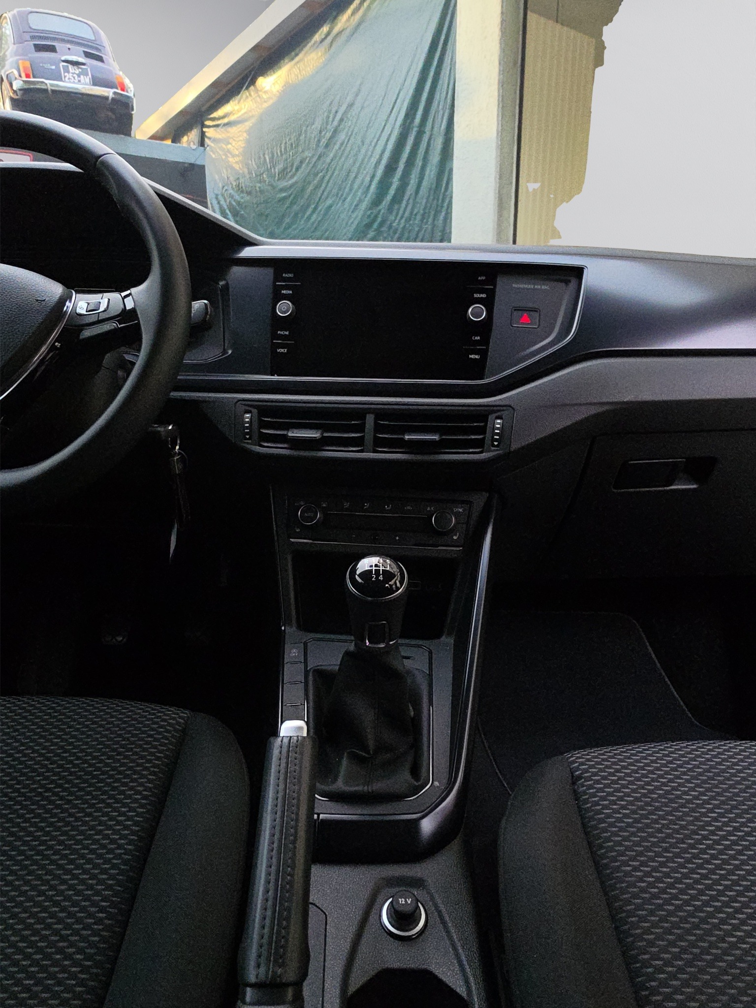 VW Polo 1.0 BMT Trendline-image-10