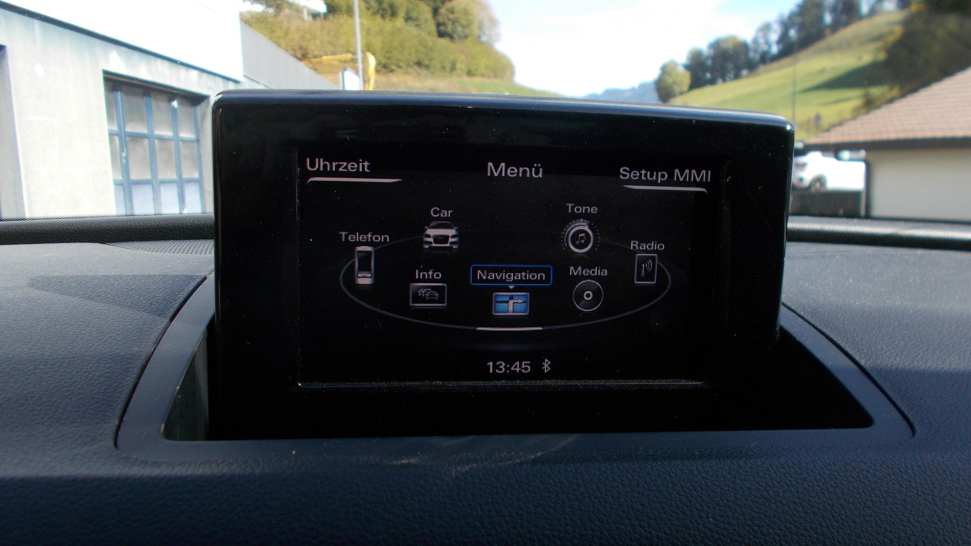 AUDI Q3 2.0 TDI sport quattro S-tronic-image-11