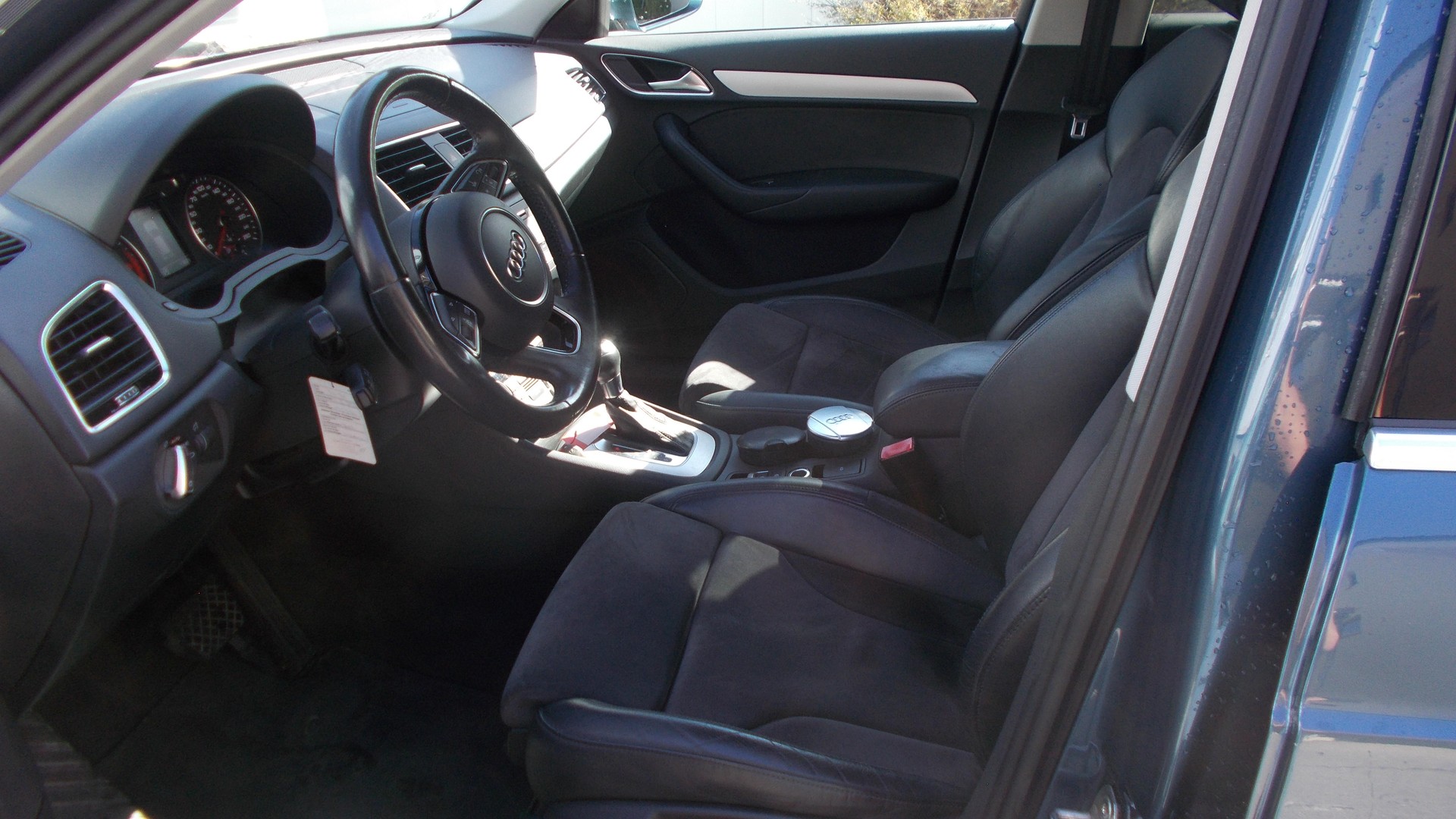 AUDI Q3 2.0 TDI sport quattro S-tronic-image-6