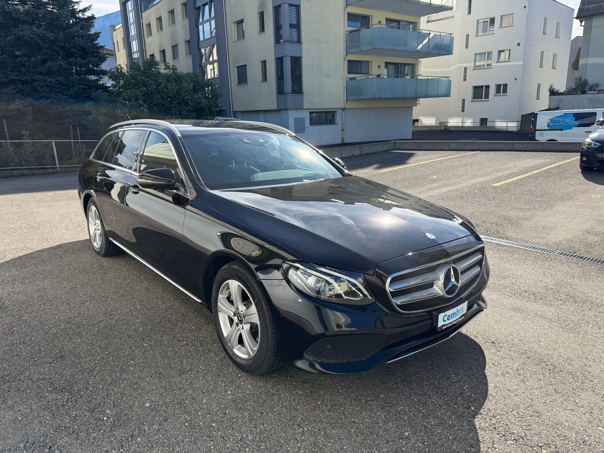MERCEDES-BENZ E 200 4 Matic 9G-Tronic-image-2