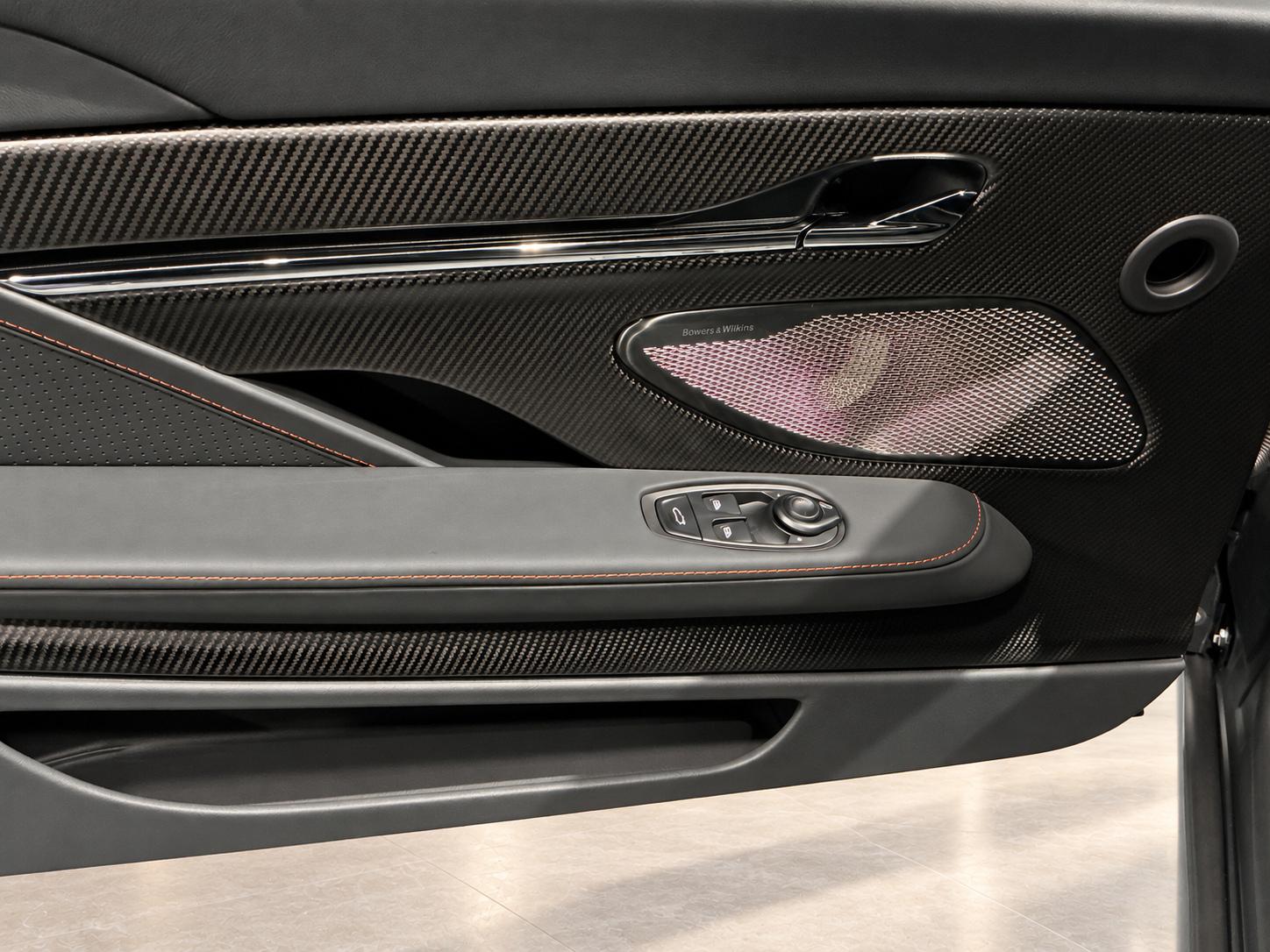 ASTON MARTIN DB12 Coupé 4.0 S V8 Bi-Turbo-image-16