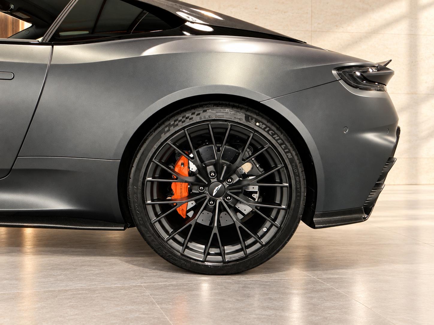 ASTON MARTIN DB12 Coupé 4.0 S V8 Bi-Turbo-image-9