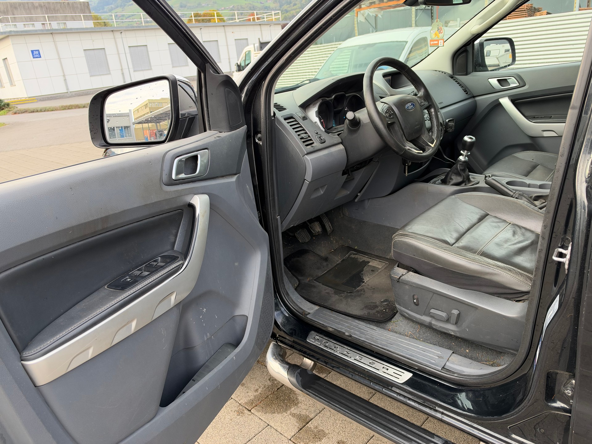 FORD Ranger Wildtrak 3.2 TDCi 4x4-image-15