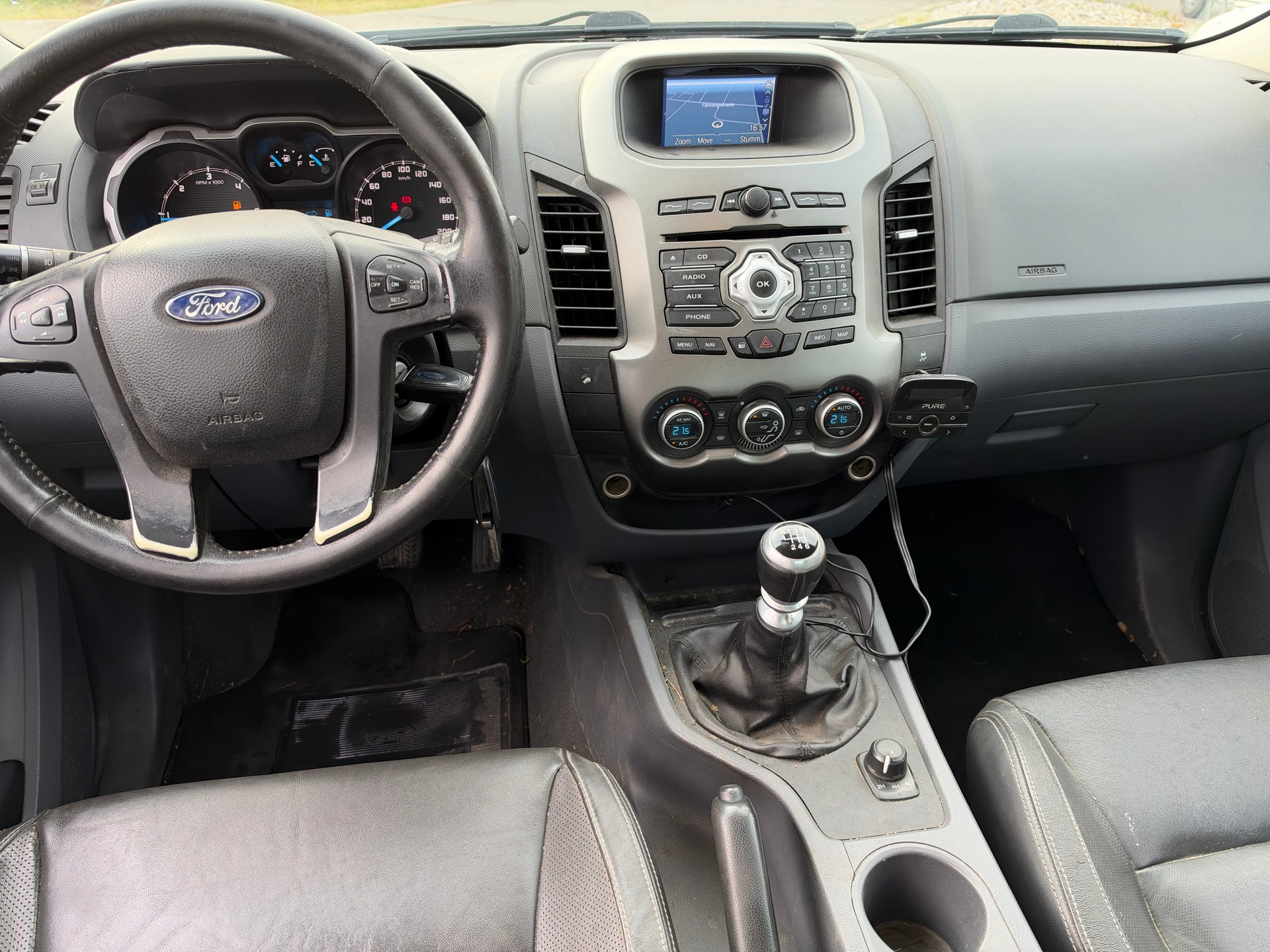 FORD Ranger Wildtrak 3.2 TDCi 4x4-image-17