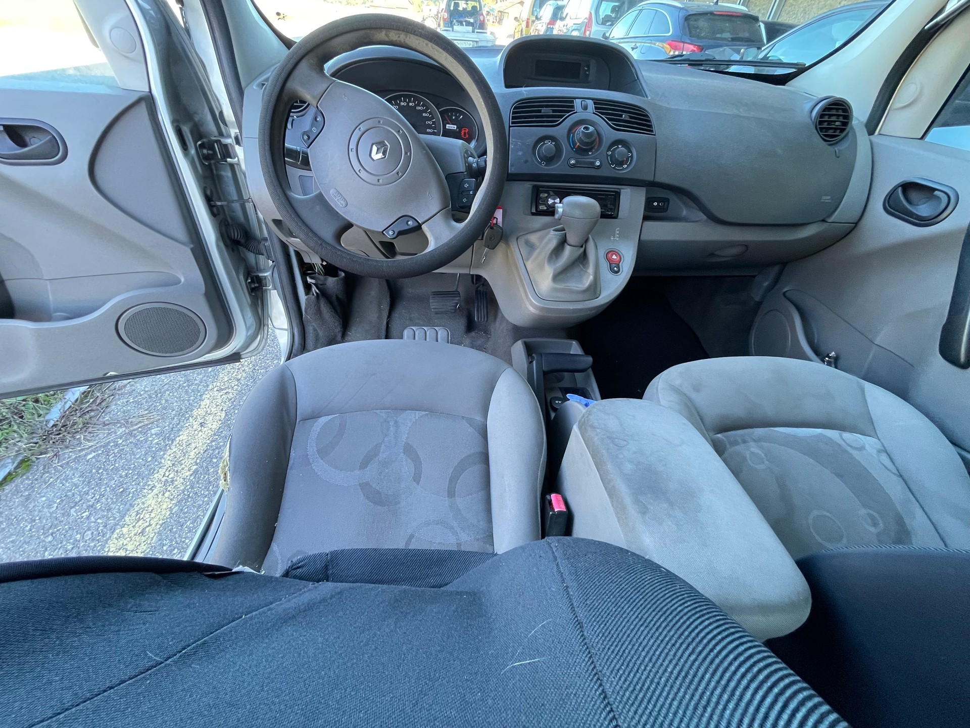 RENAULT Kangoo 1.6 16V Expression Automatic-image-6