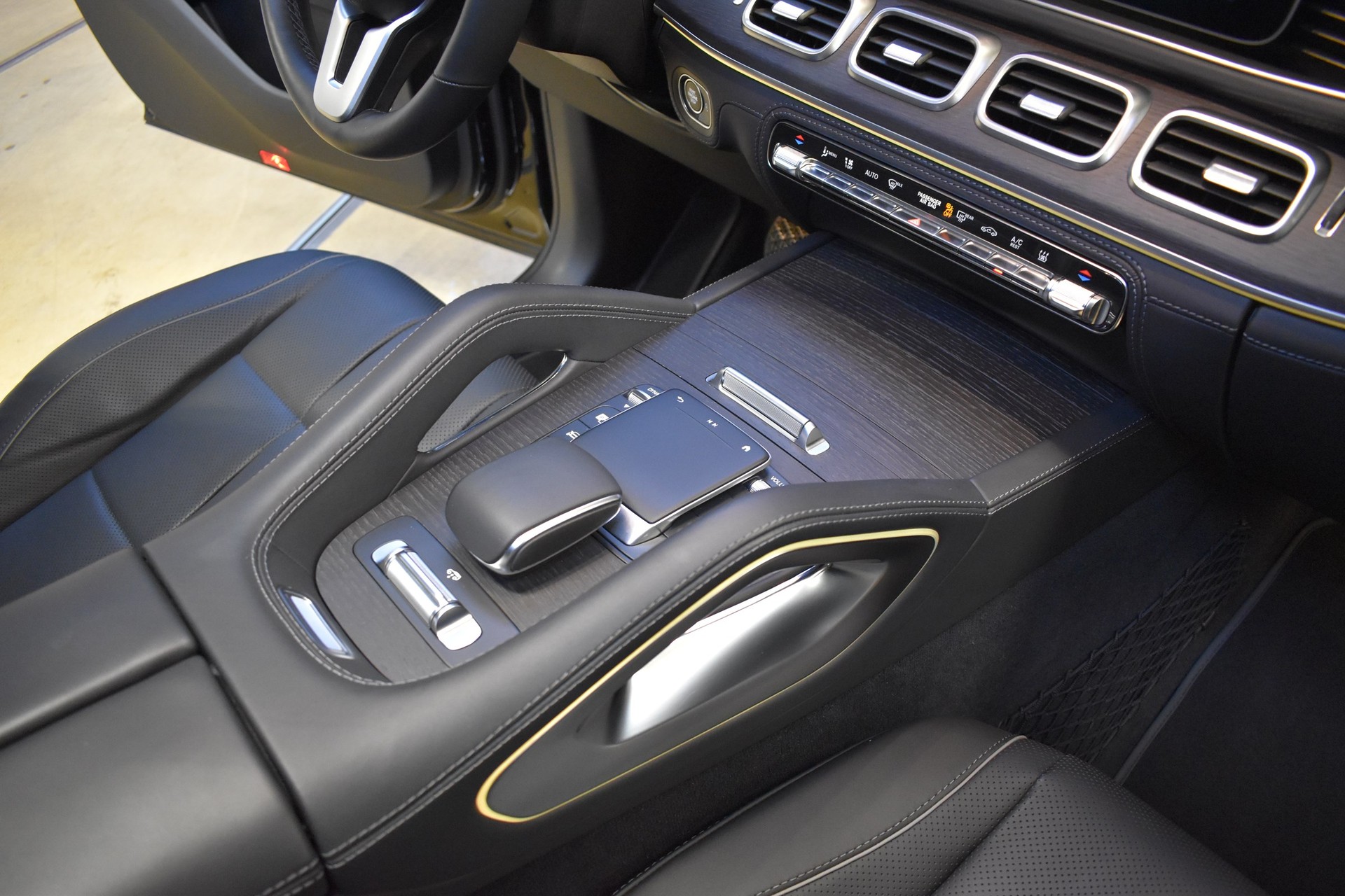 MERCEDES-BENZ GLE Coupé 400 d AMG 4Matic 9G-Tronic-image-25