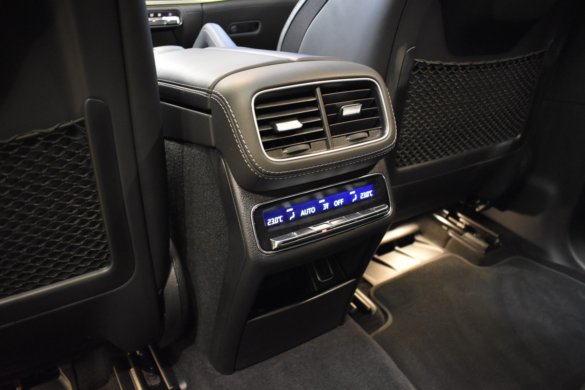MERCEDES-BENZ GLE Coupé 400 d AMG 4Matic 9G-Tronic-image-29