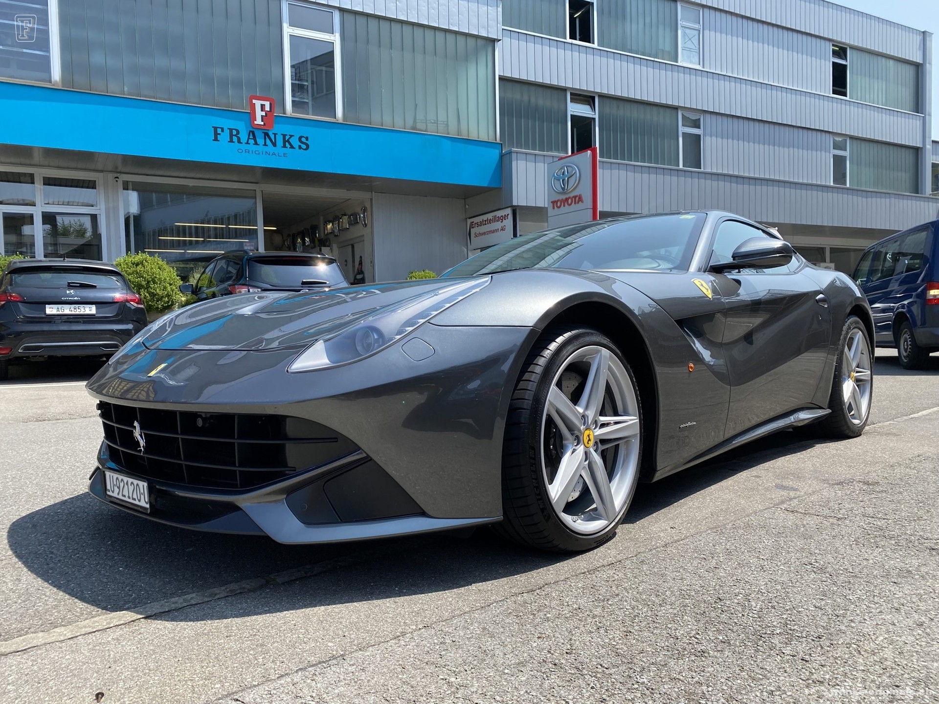 FERRARI F12 Berlinetta-image-1