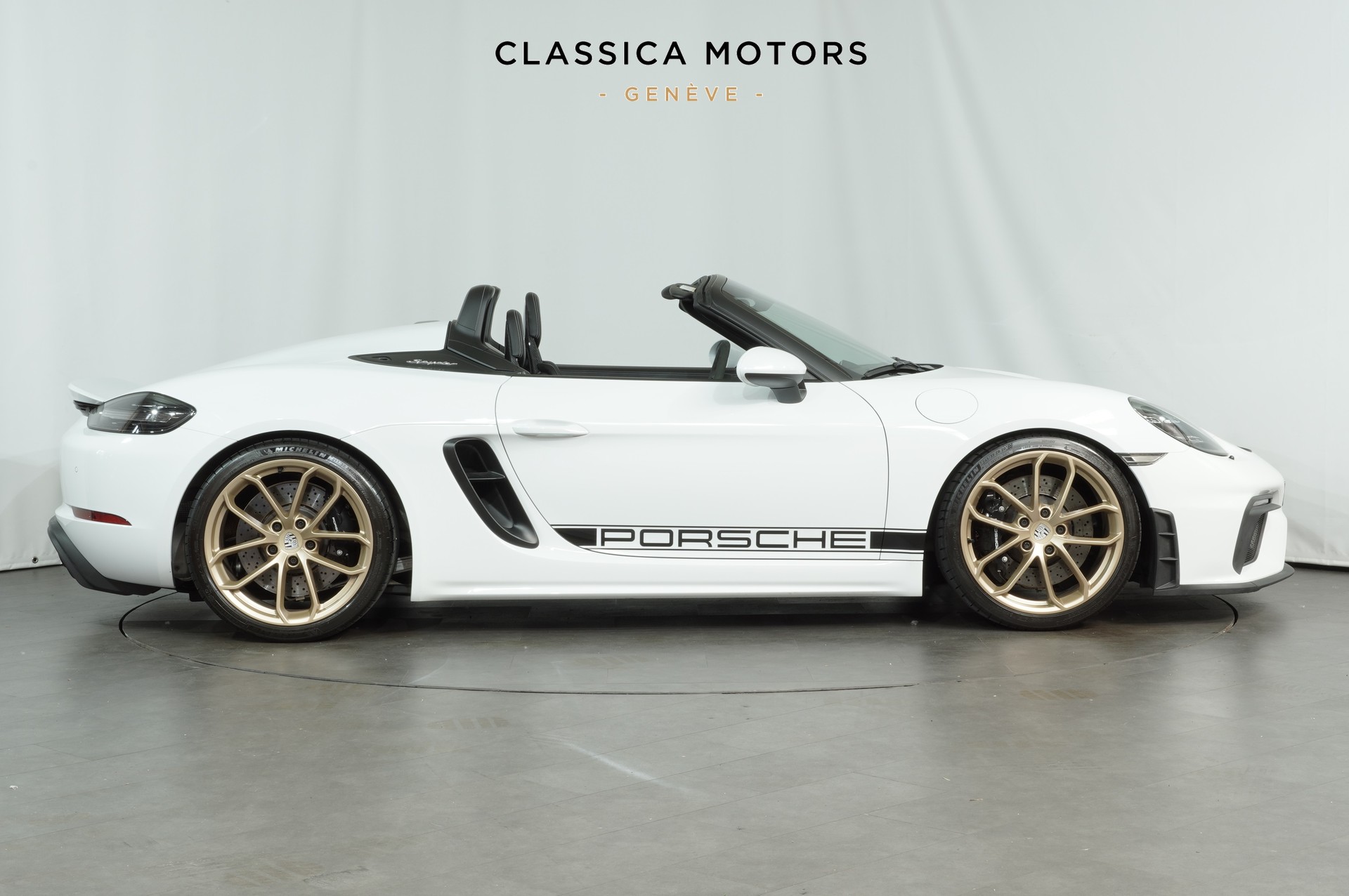 PORSCHE 718 Boxster Spyder PDK-showroom-element-2