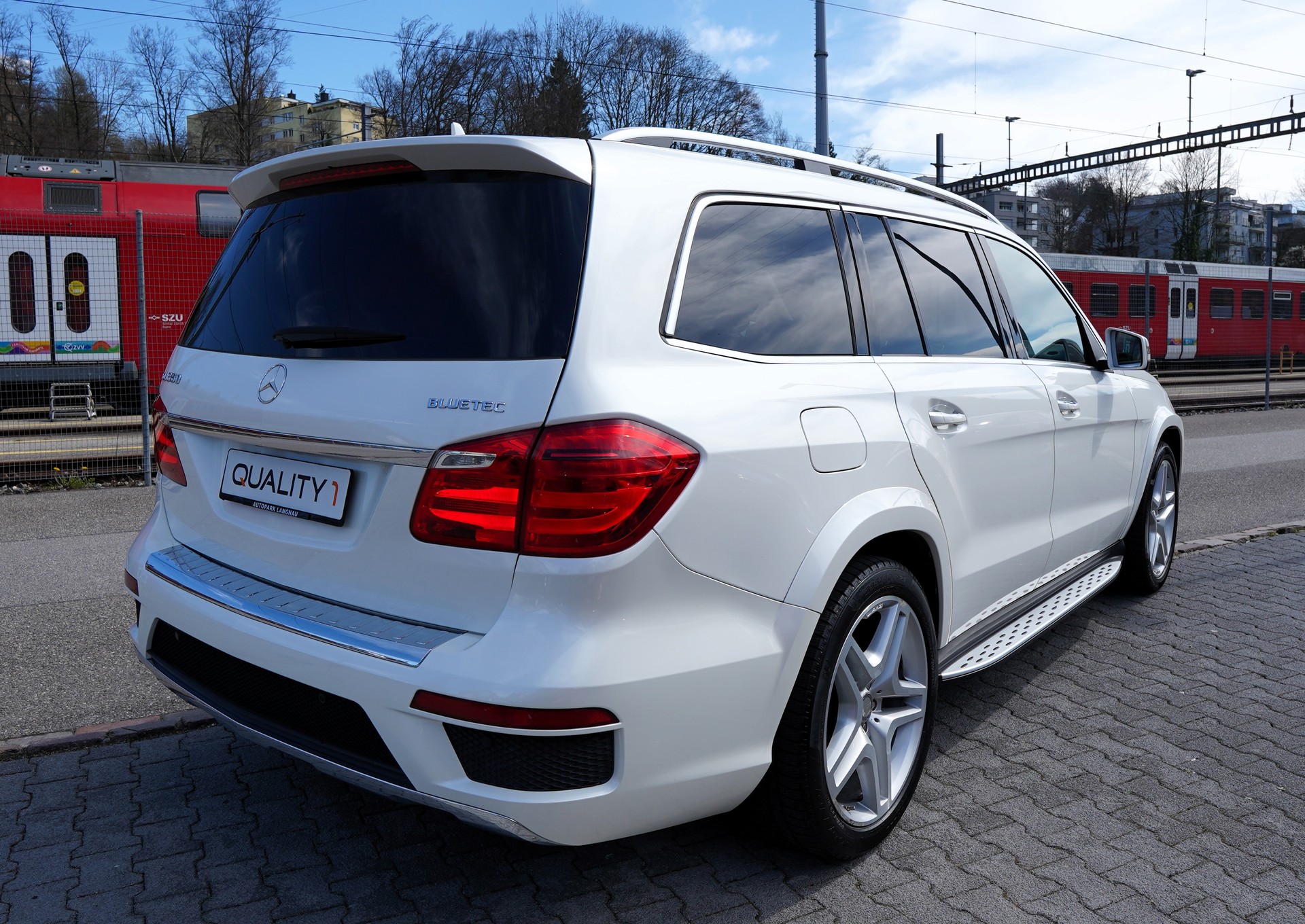 MERCEDES-BENZ GL 350 BlueTEC 4Matic 7G-TRONIC-image-4