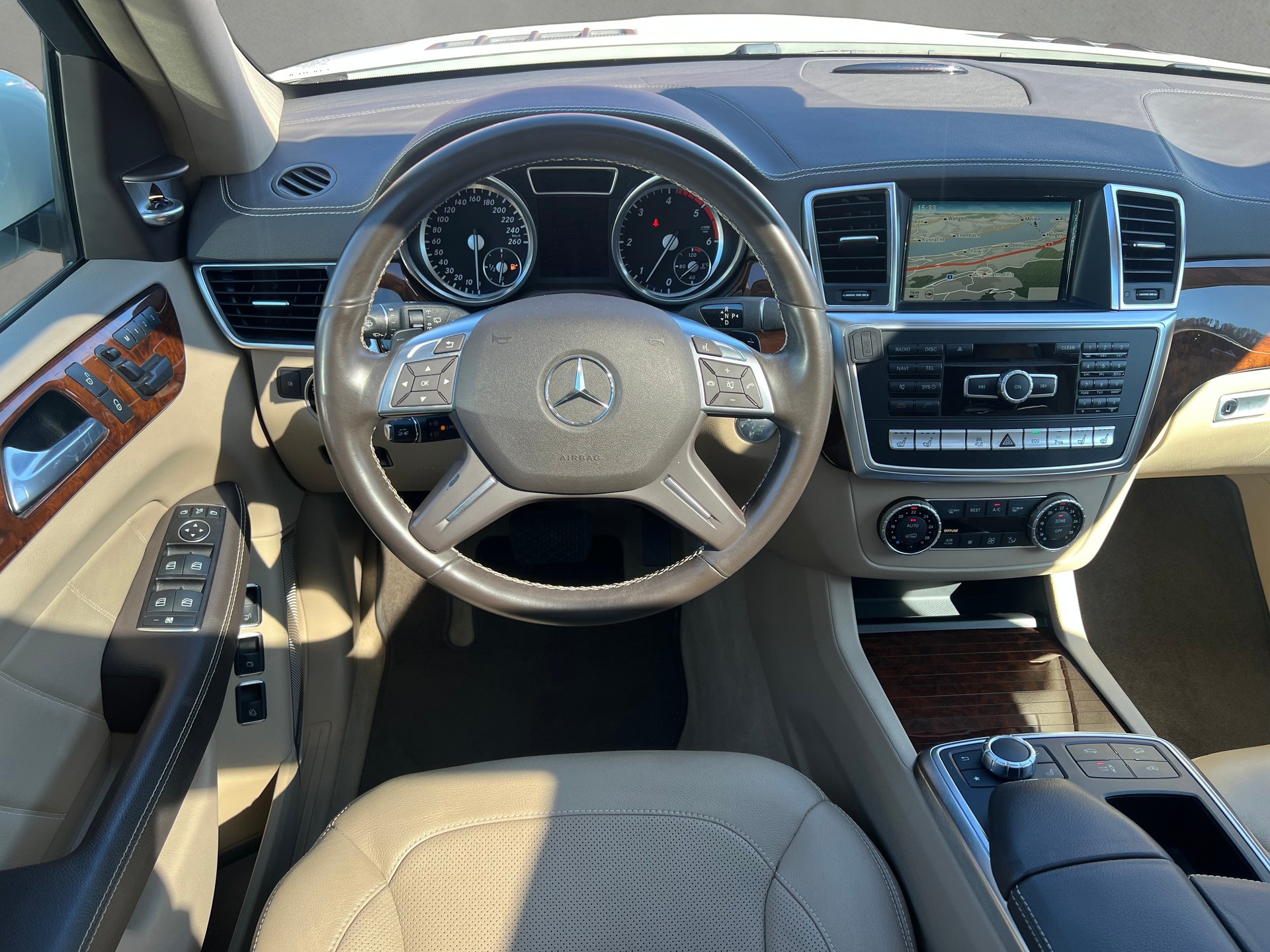 MERCEDES-BENZ GL 350 BlueTEC 4Matic 7G-TRONIC-image-23