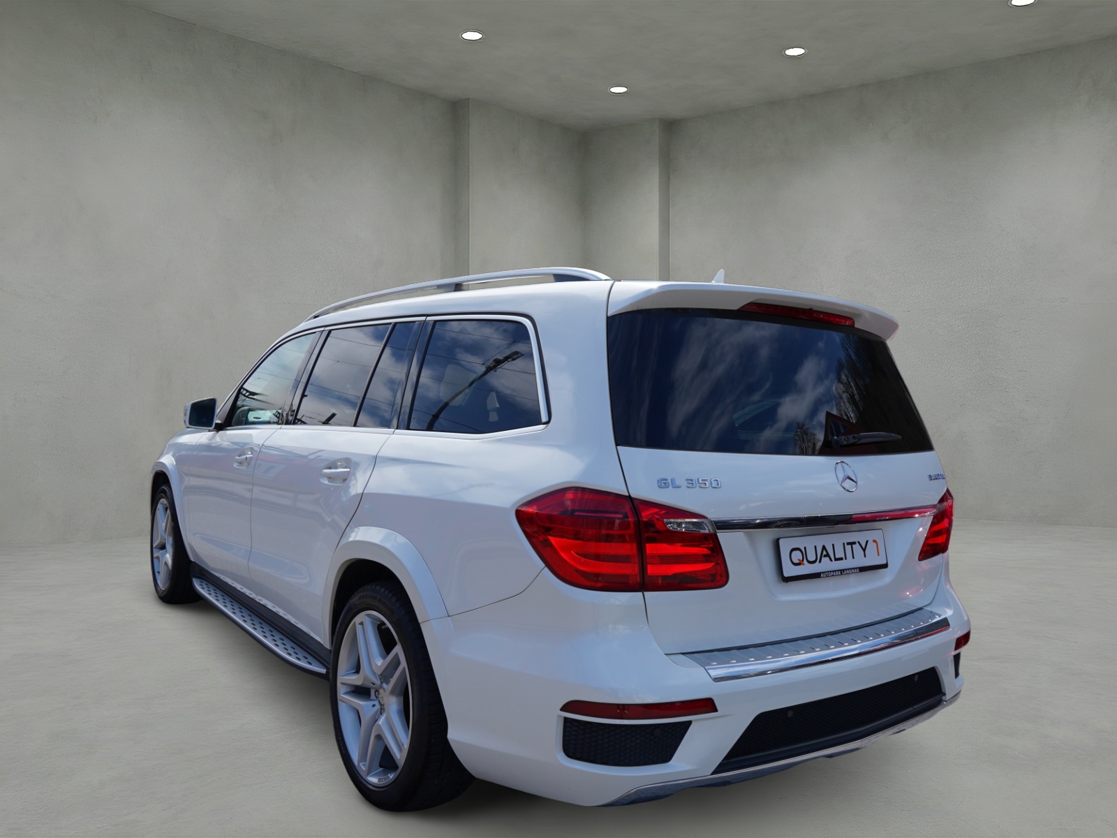 MERCEDES-BENZ GL 350 BlueTEC 4Matic 7G-TRONIC-showroom-element-2