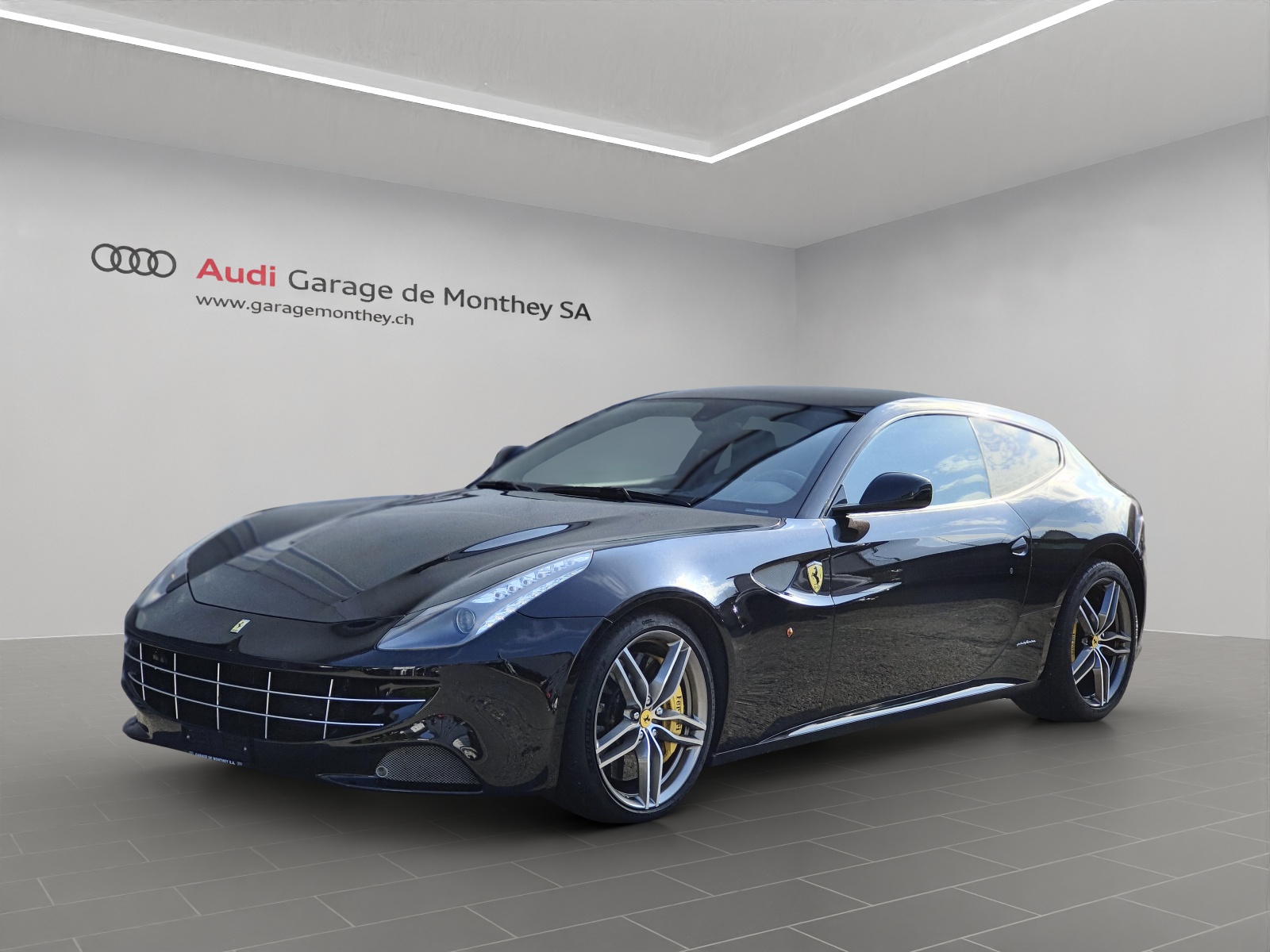 FERRARI FF