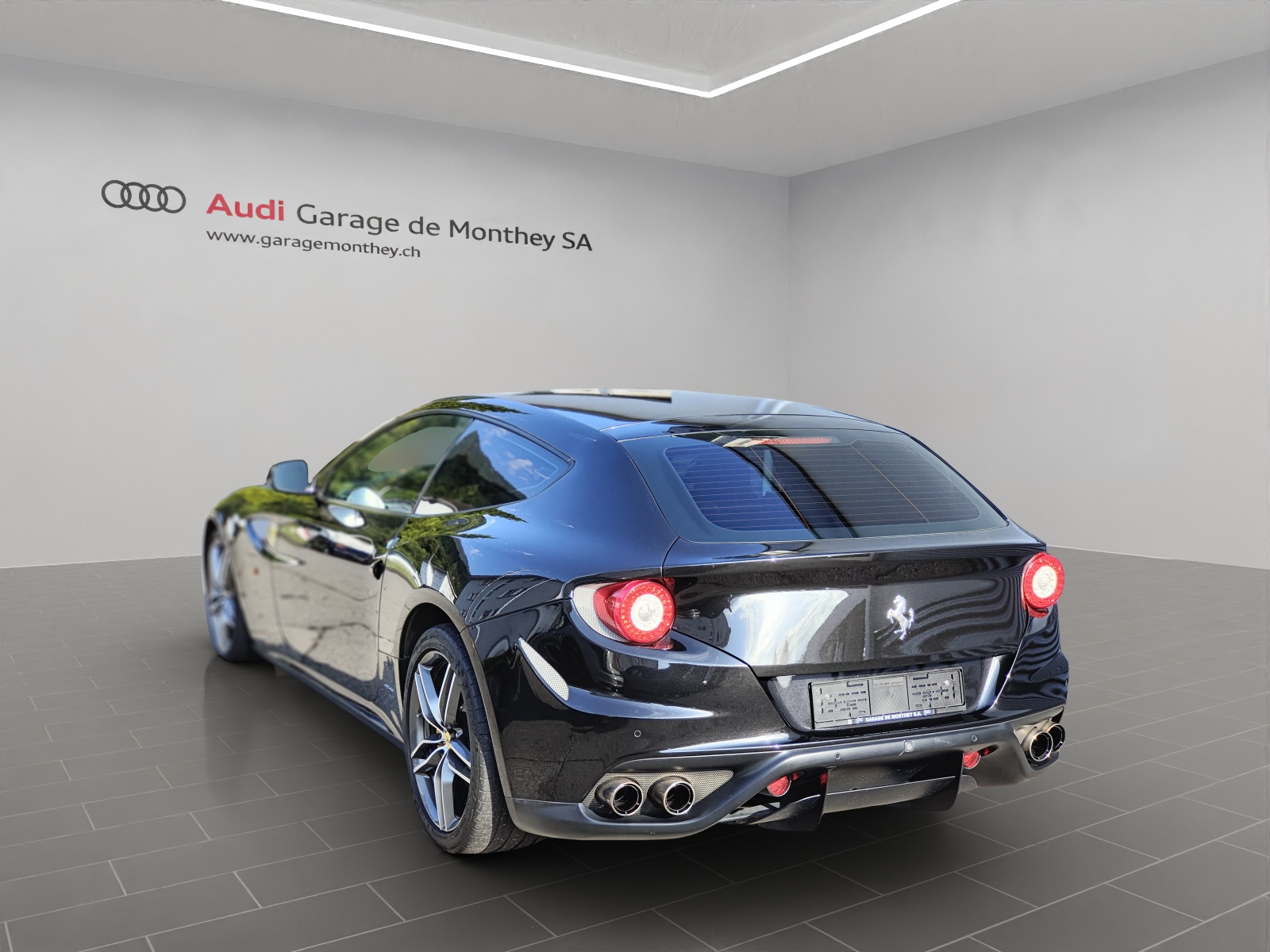 FERRARI FF-image-1