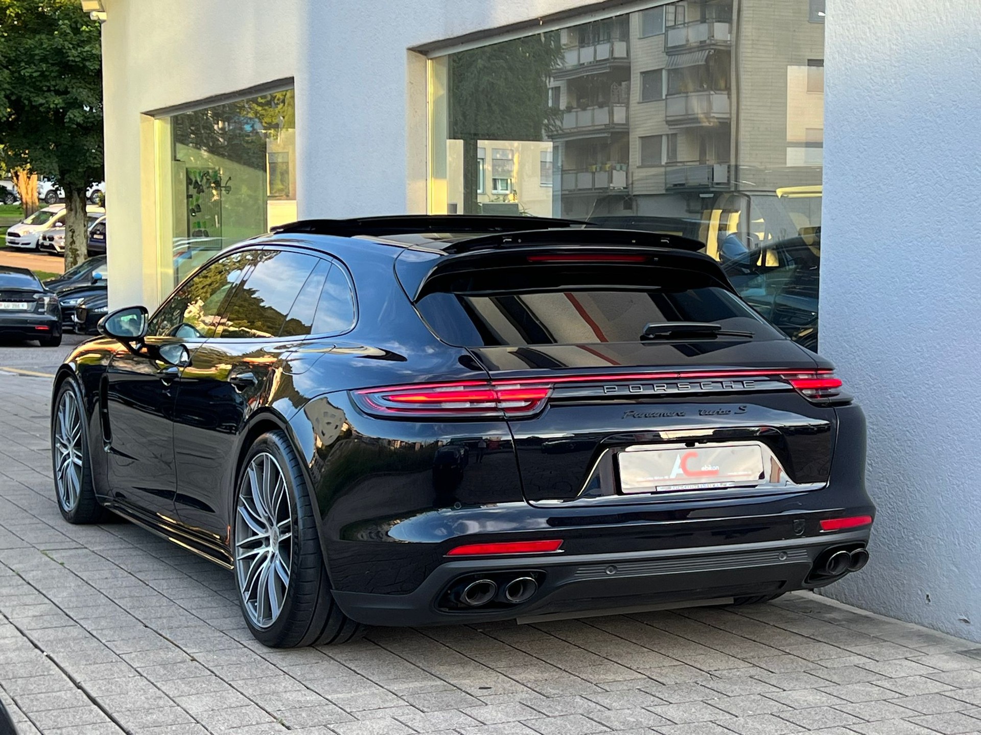 PORSCHE Panamera Turbo S E-Hybrid Sport Turismo PDK-showroom-element-1