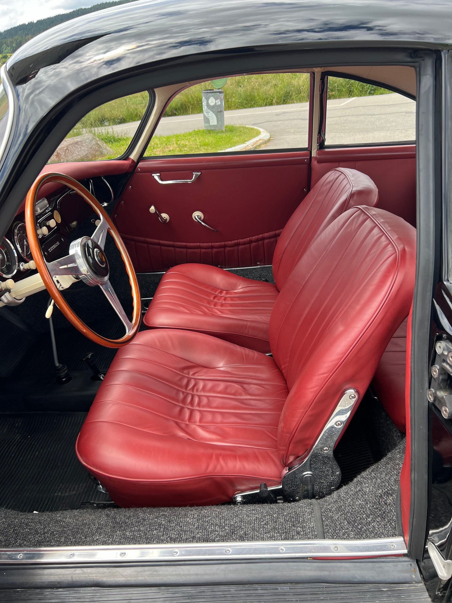 PORSCHE At1-image-6
