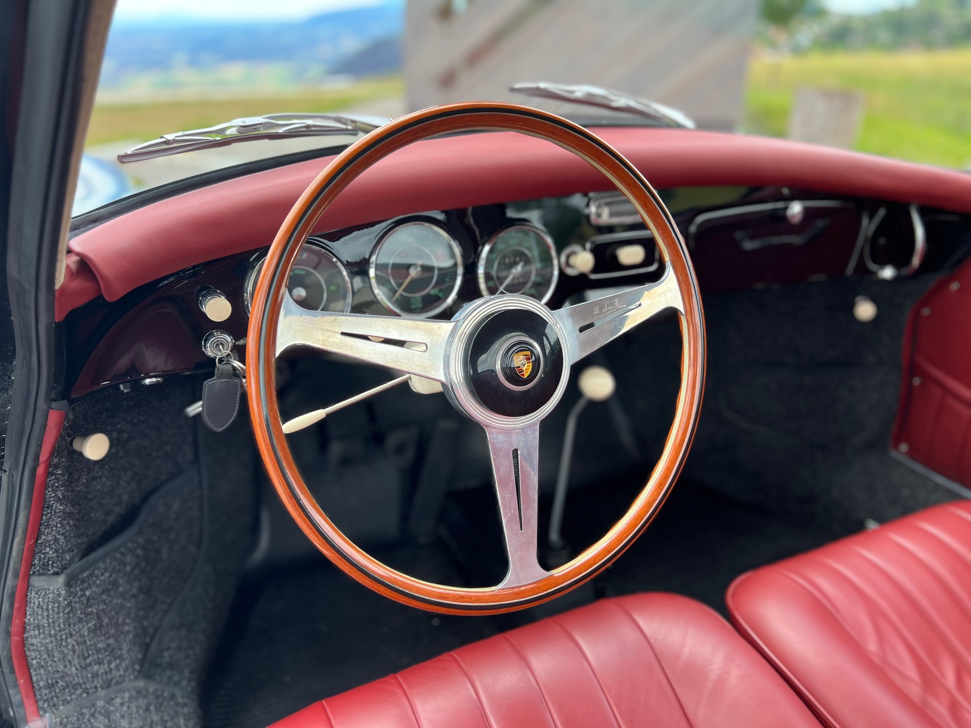 PORSCHE At1-image-3
