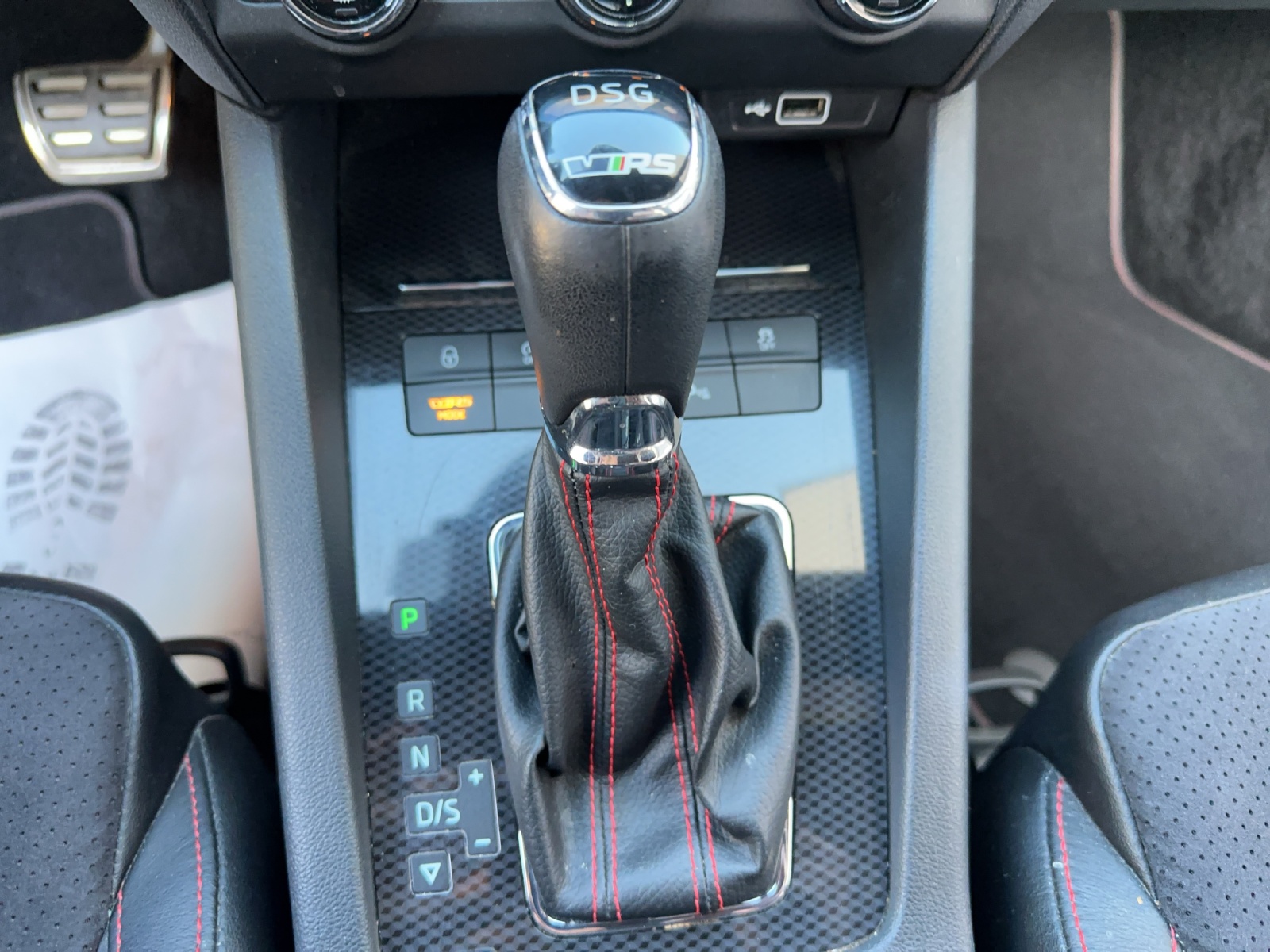 SKODA Octavia Combi 2.0 TSI RS Prag DSG-image-15