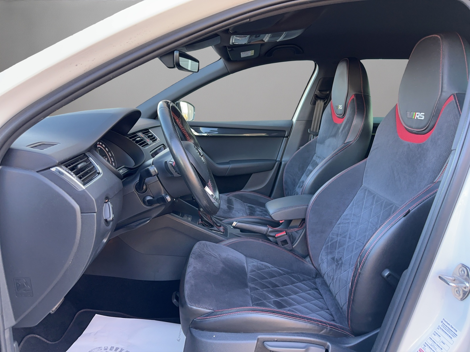 SKODA Octavia Combi 2.0 TSI RS Prag DSG-image-8