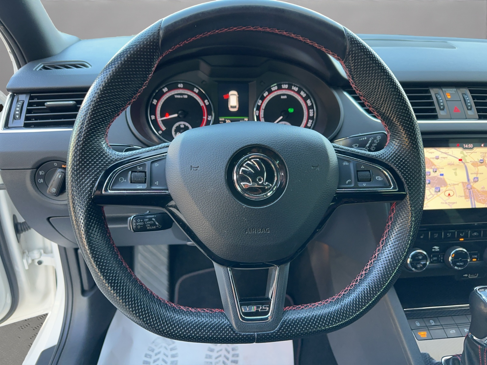 SKODA Octavia Combi 2.0 TSI RS Prag DSG-image-9