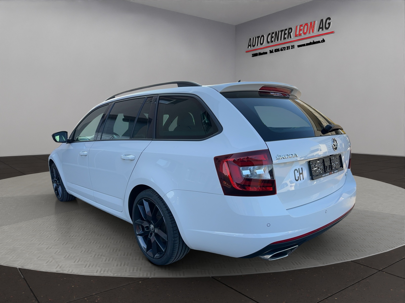 SKODA Octavia Combi 2.0 TSI RS Prag DSG-image-3