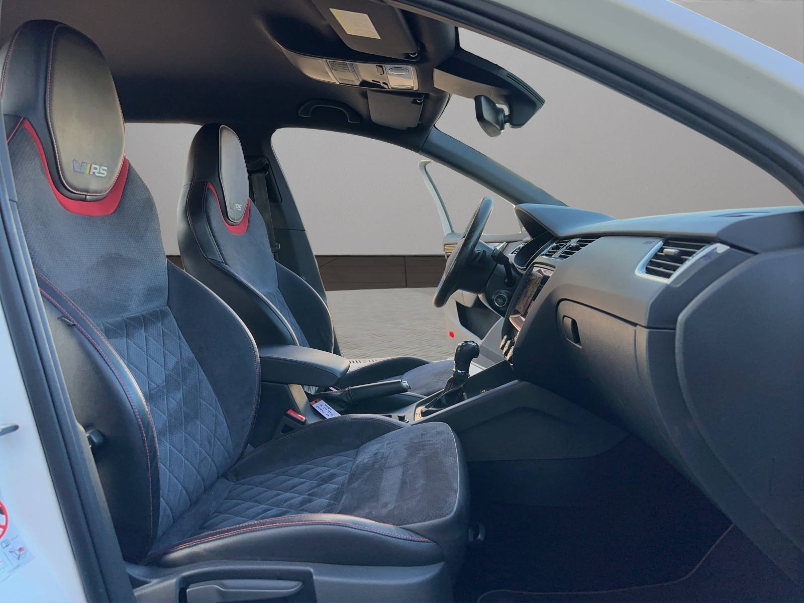 SKODA Octavia Combi 2.0 TSI RS Prag DSG-image-16