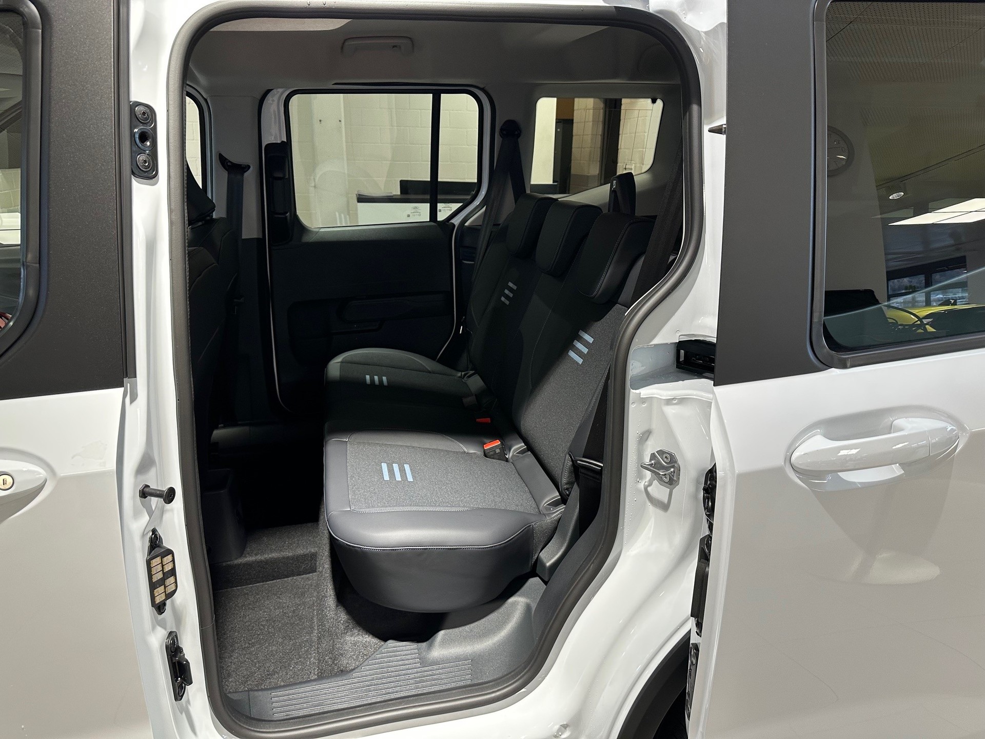 FORD Transit Tourneo Courier 1.0 EcoBoost Active-image-7
