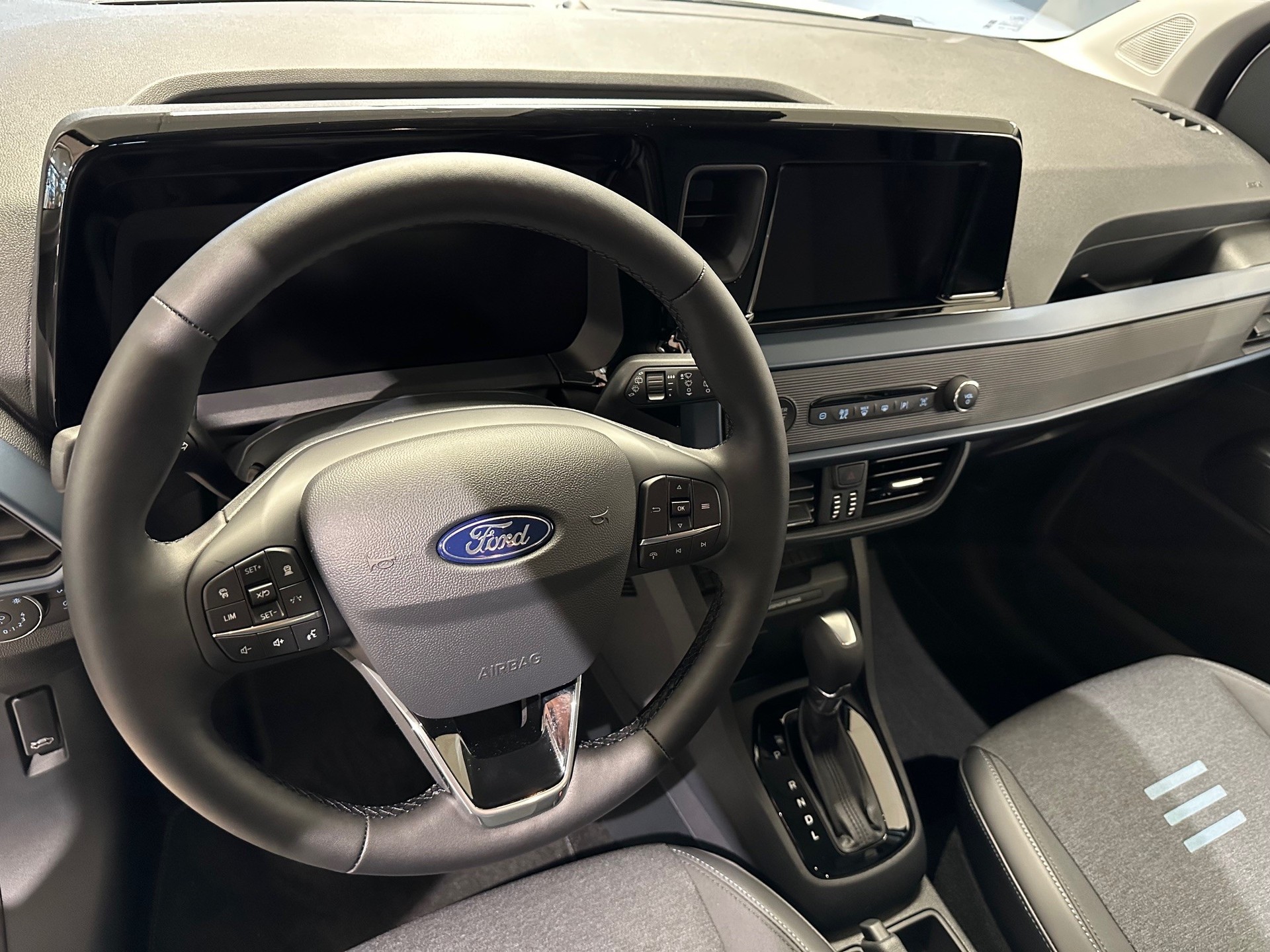 FORD Transit Tourneo Courier 1.0 EcoBoost Active-image-11