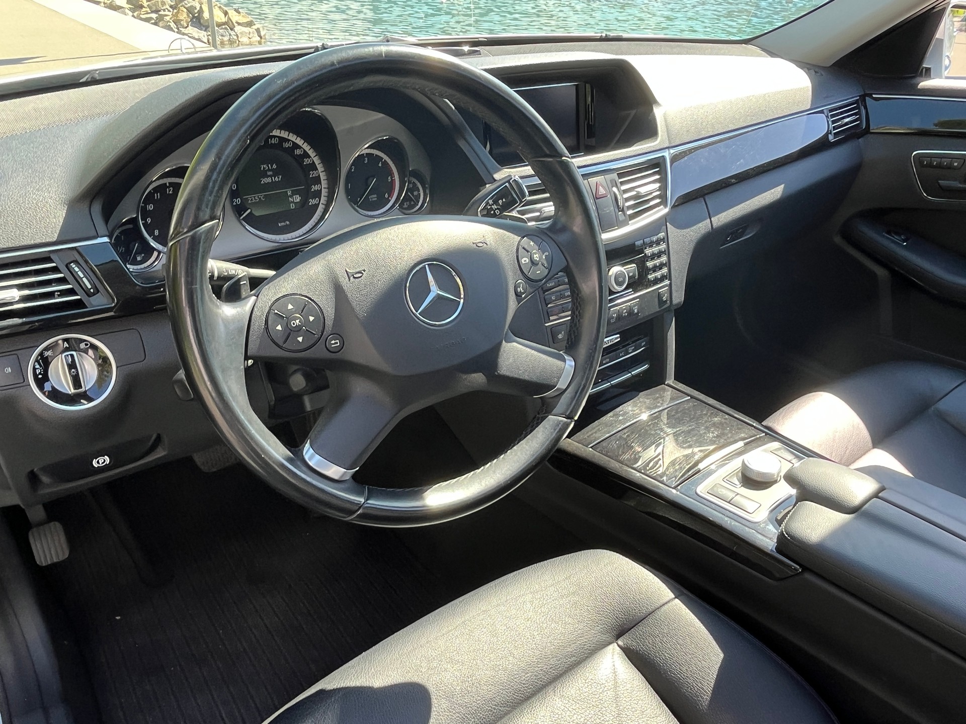MERCEDES-BENZ E 350 CDI BlueEff. Avantgarde 4Matic 7G-Tronic-image-6