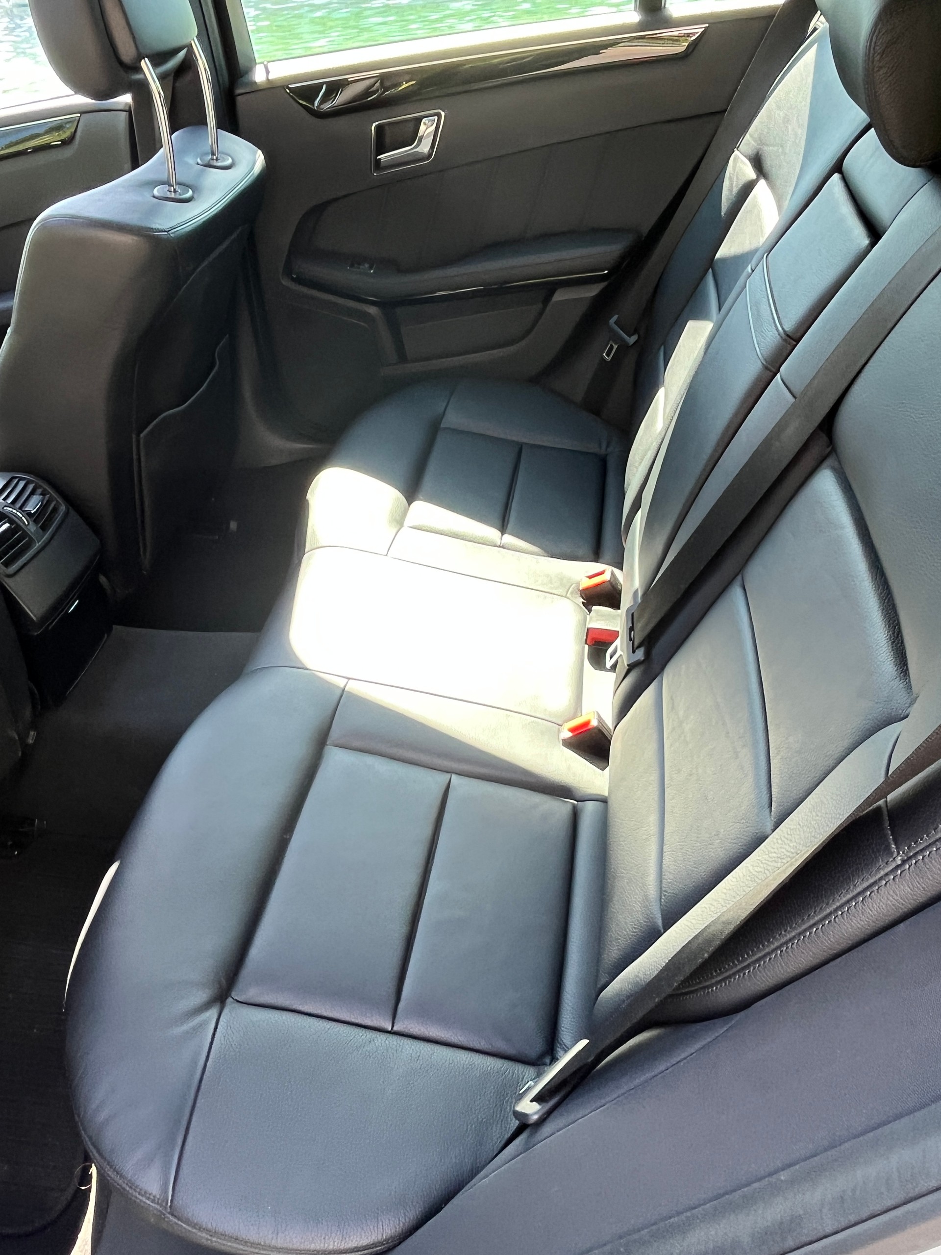 MERCEDES-BENZ E 350 CDI BlueEff. Avantgarde 4Matic 7G-Tronic-image-10