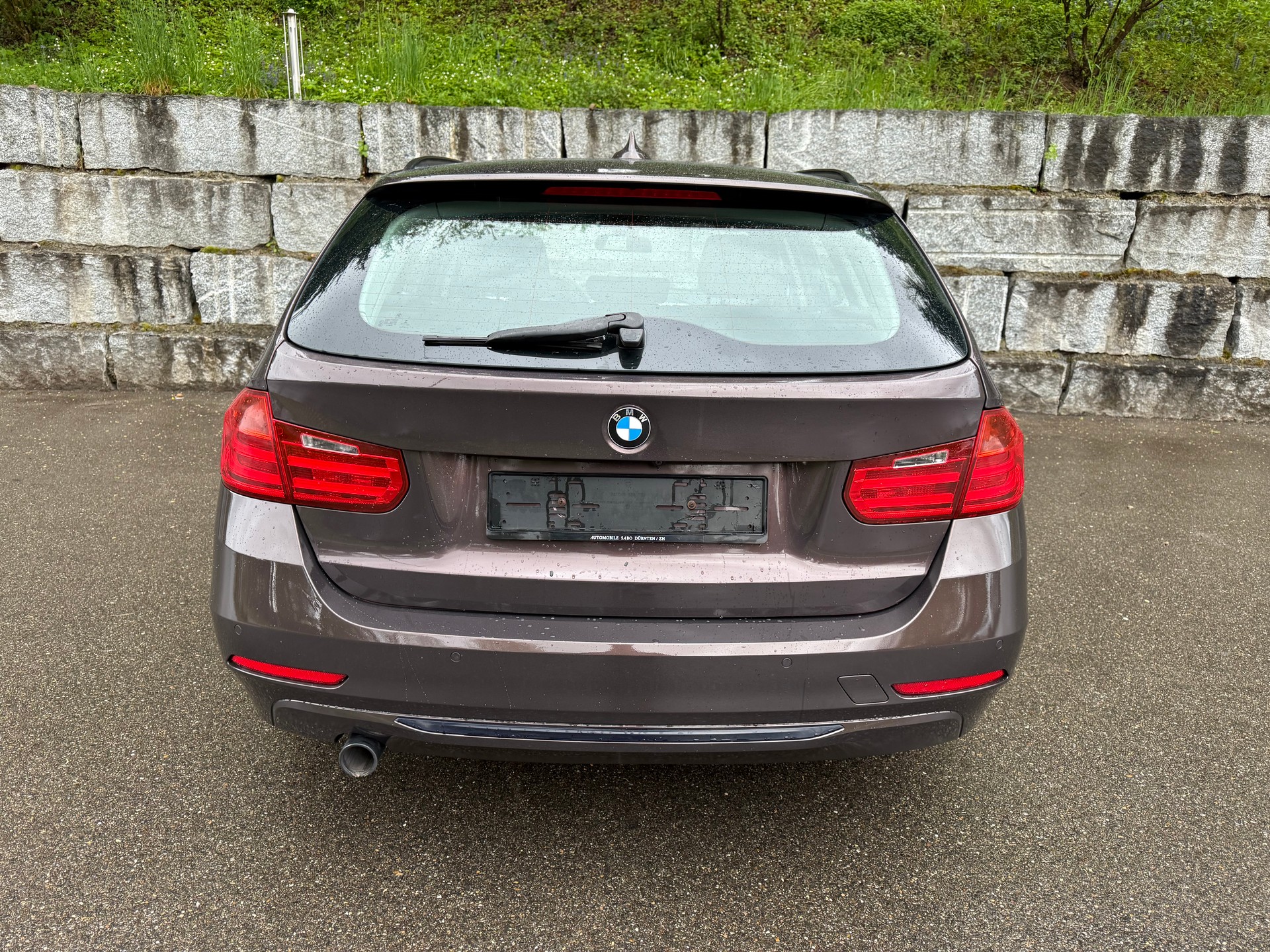 BMW 320d Touring-image-9