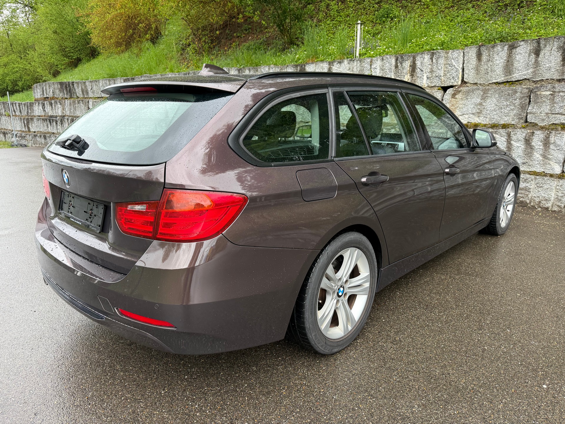 BMW 320d Touring-image-2