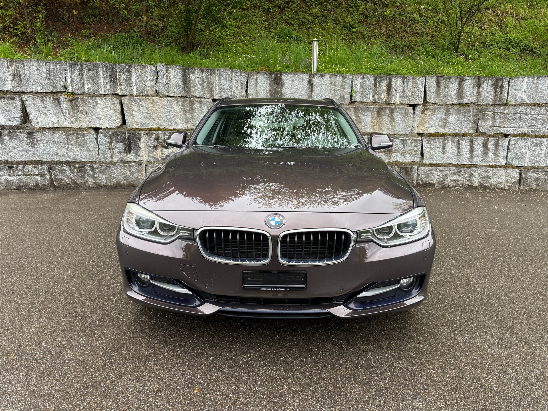 BMW 320d Touring-image-10