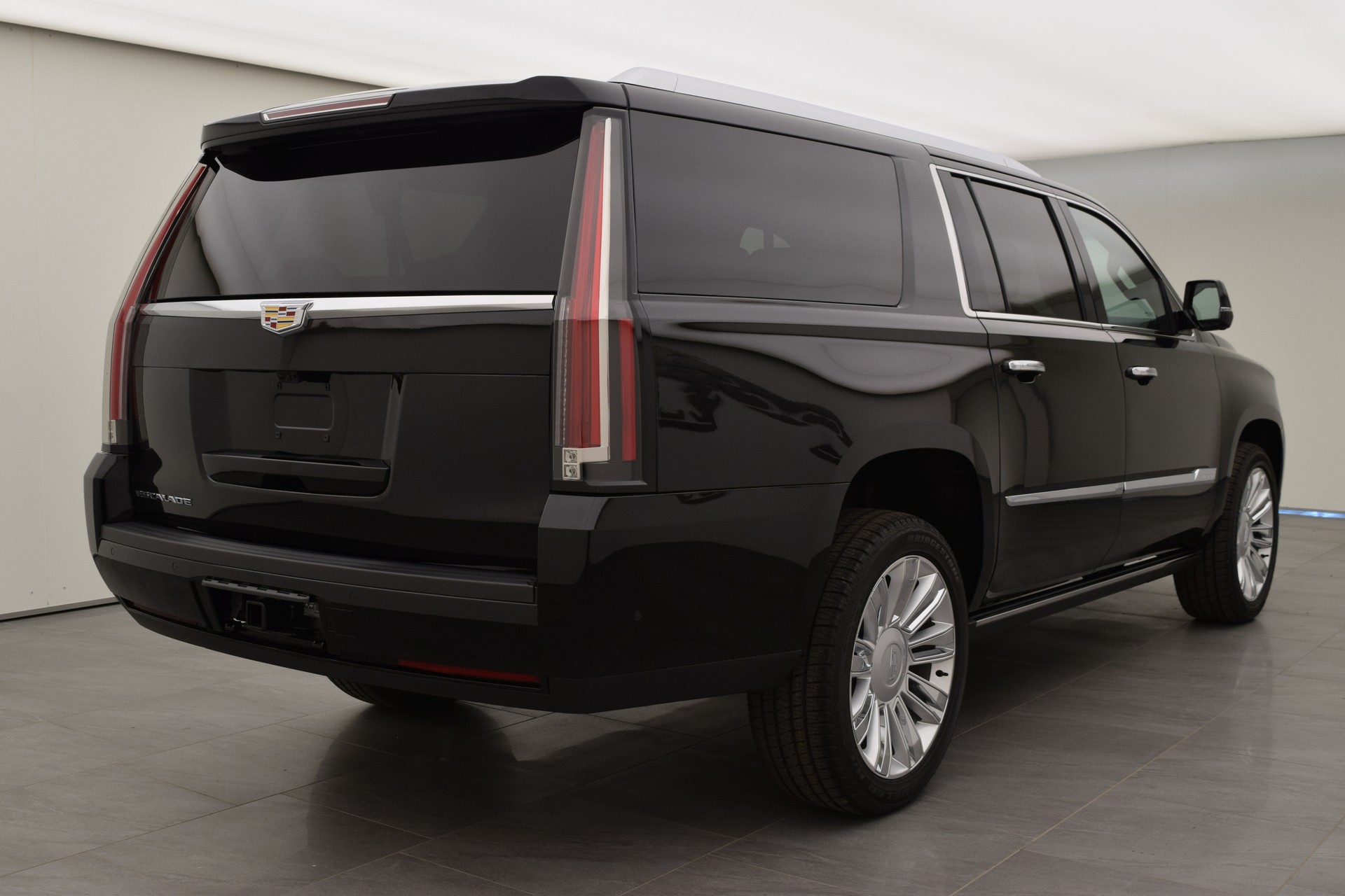 CADILLAC Escalade 6.2 ESV Platinum-image-4
